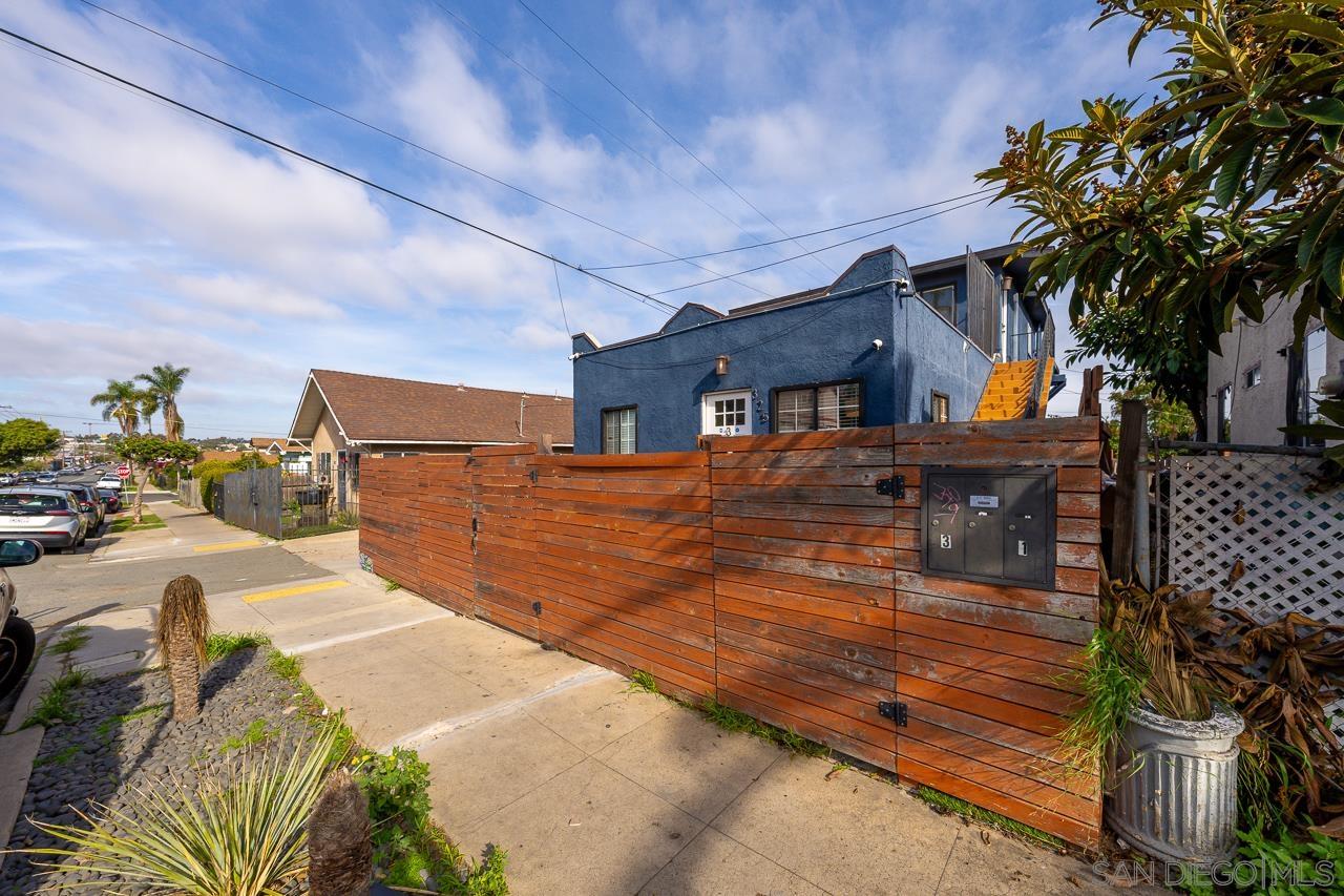 Detail Gallery Image 4 of 48 For 325 S 30th St, San Diego,  CA 92113 - – Beds | – Baths