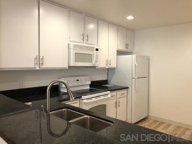 Detail Gallery Image 10 of 16 For 429 S Sierra  148, Solana Beach,  CA 92075 - 2 Beds | 2/1 Baths