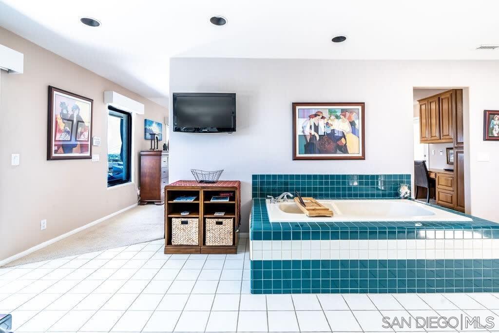 Detail Gallery Image 15 of 48 For 2110  Locust St, San Diego,  CA 92106 - 3 Beds | 2/1 Baths