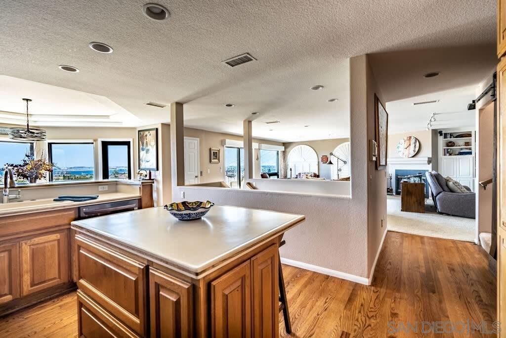 Detail Gallery Image 27 of 48 For 2110  Locust St, San Diego,  CA 92106 - 3 Beds | 2/1 Baths