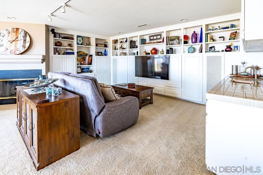 Detail Gallery Image 31 of 48 For 2110  Locust St, San Diego,  CA 92106 - 3 Beds | 2/1 Baths