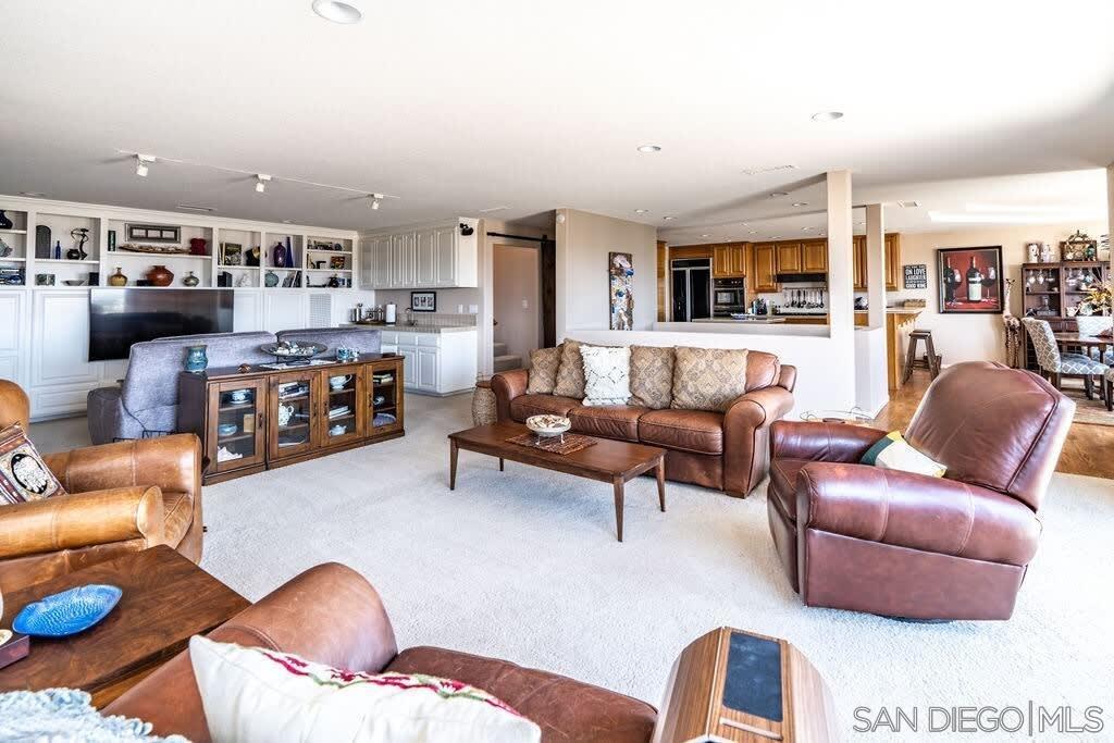Detail Gallery Image 33 of 48 For 2110  Locust St, San Diego,  CA 92106 - 3 Beds | 2/1 Baths