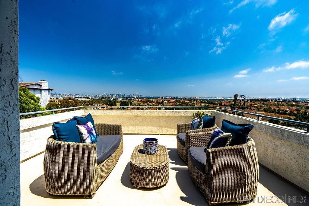 Detail Gallery Image 39 of 48 For 2110  Locust St, San Diego,  CA 92106 - 3 Beds | 2/1 Baths