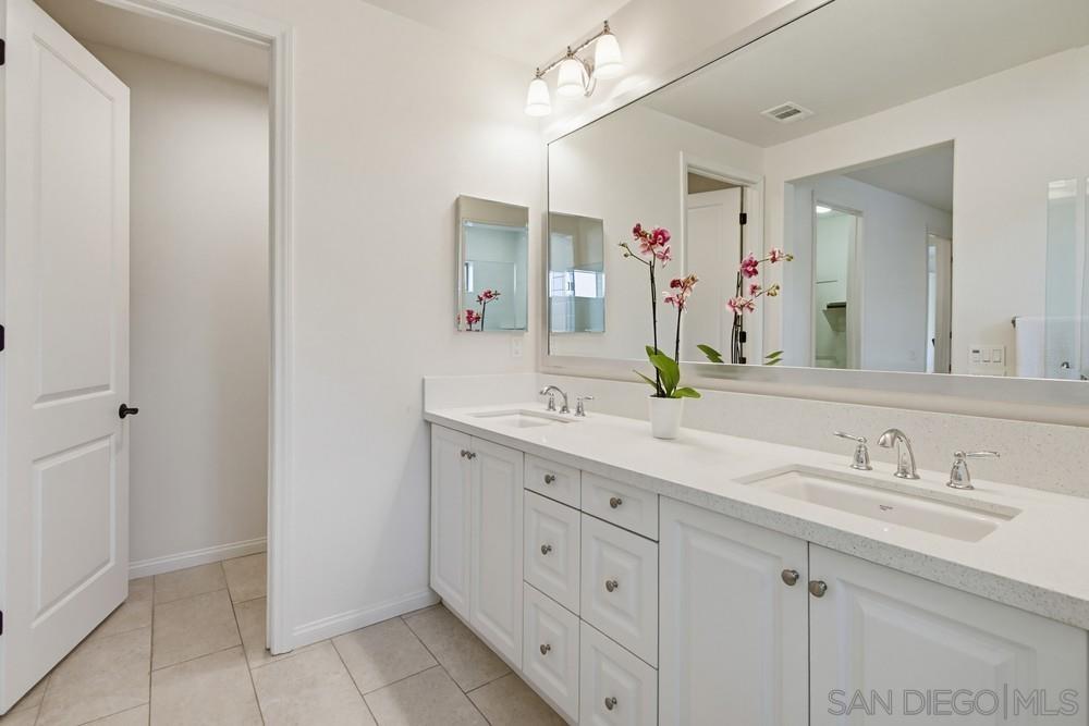Detail Gallery Image 17 of 27 For 7938  Lusardi Creek Ln, San Diego,  CA 92127 - 2 Beds | 2 Baths