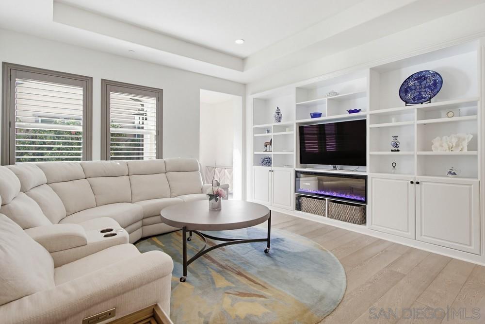 Detail Gallery Image 4 of 27 For 7938  Lusardi Creek Ln, San Diego,  CA 92127 - 2 Beds | 2 Baths