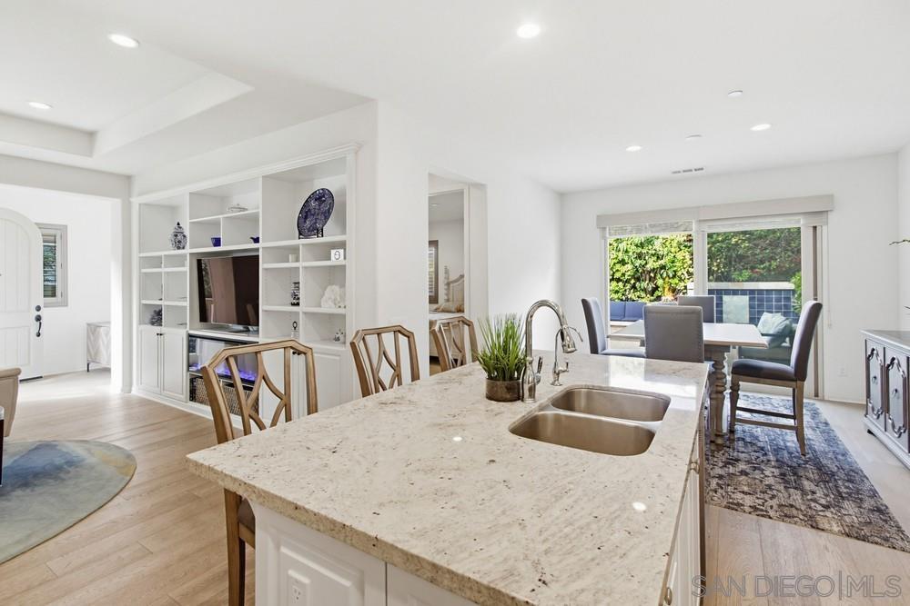 Detail Gallery Image 6 of 27 For 7938  Lusardi Creek Ln, San Diego,  CA 92127 - 2 Beds | 2 Baths