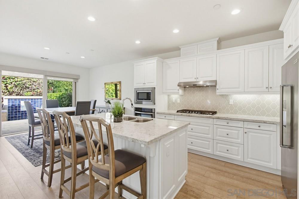 Detail Gallery Image 7 of 27 For 7938  Lusardi Creek Ln, San Diego,  CA 92127 - 2 Beds | 2 Baths