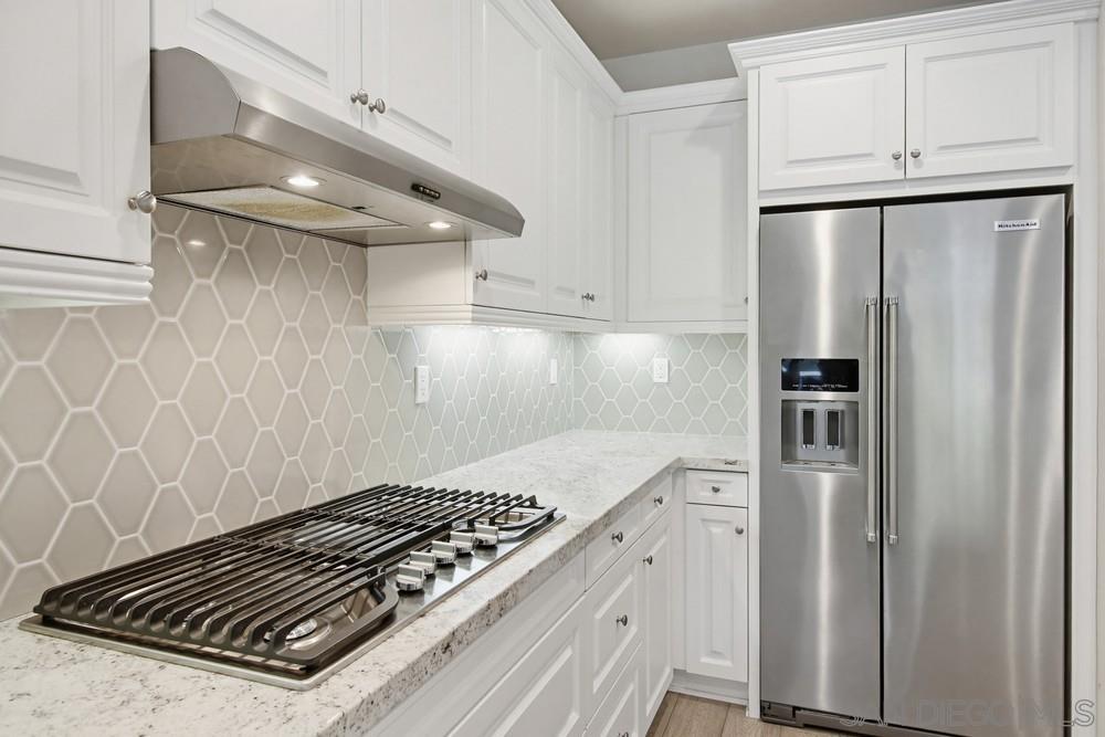 Detail Gallery Image 9 of 27 For 7938  Lusardi Creek Ln, San Diego,  CA 92127 - 2 Beds | 2 Baths