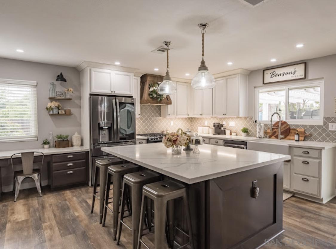 Detail Gallery Image 10 of 57 For 24550  Adams Ave, Murrieta,  CA 92562 - 7 Beds | 4/1 Baths