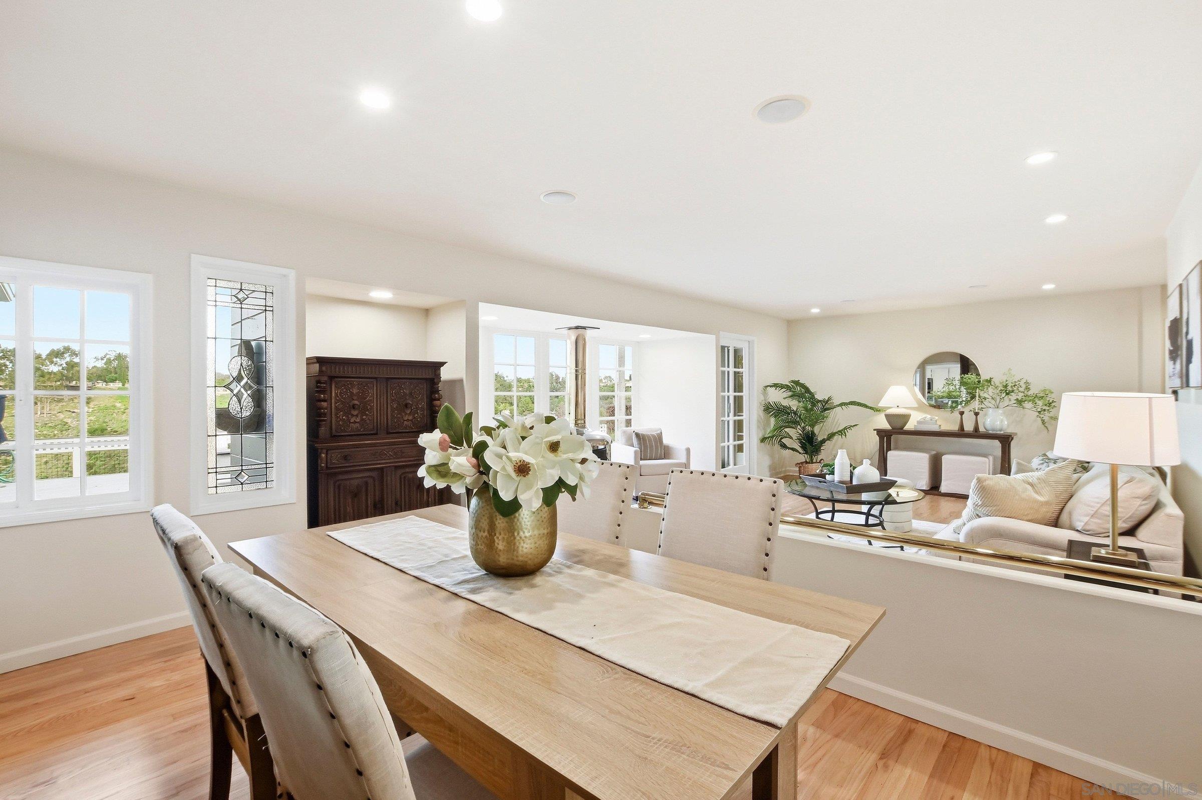 Detail Gallery Image 14 of 54 For 4528  Lucille Dr, San Diego,  CA 92115 - 4 Beds | 3 Baths