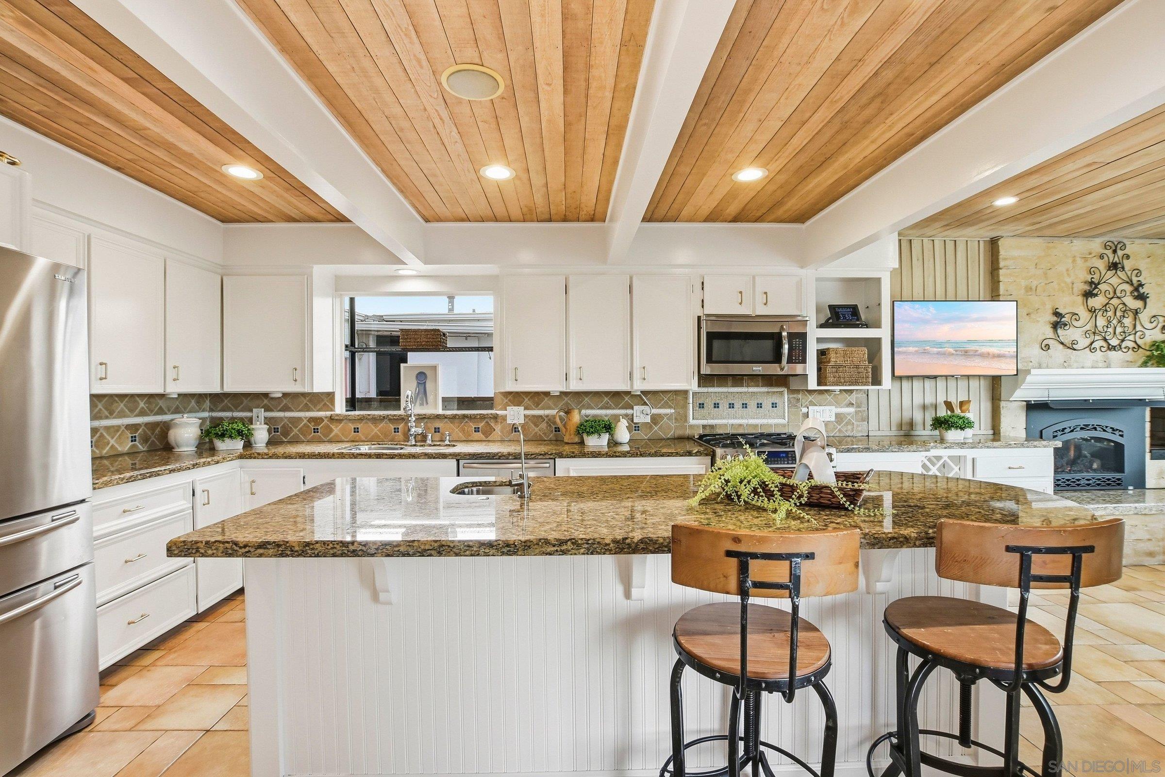 Detail Gallery Image 15 of 54 For 4528  Lucille Dr, San Diego,  CA 92115 - 4 Beds | 3 Baths