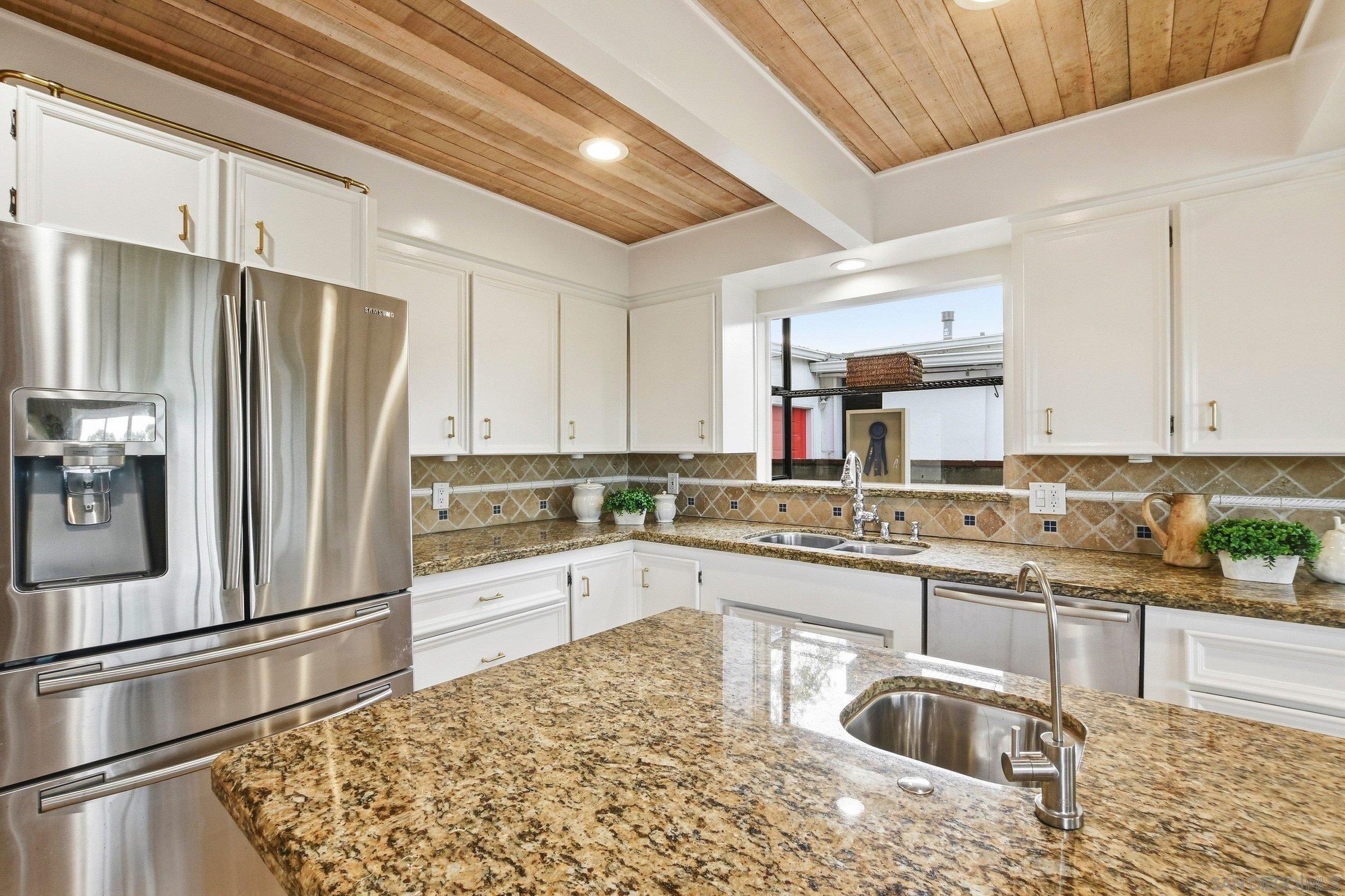 Detail Gallery Image 17 of 54 For 4528  Lucille Dr, San Diego,  CA 92115 - 4 Beds | 3 Baths