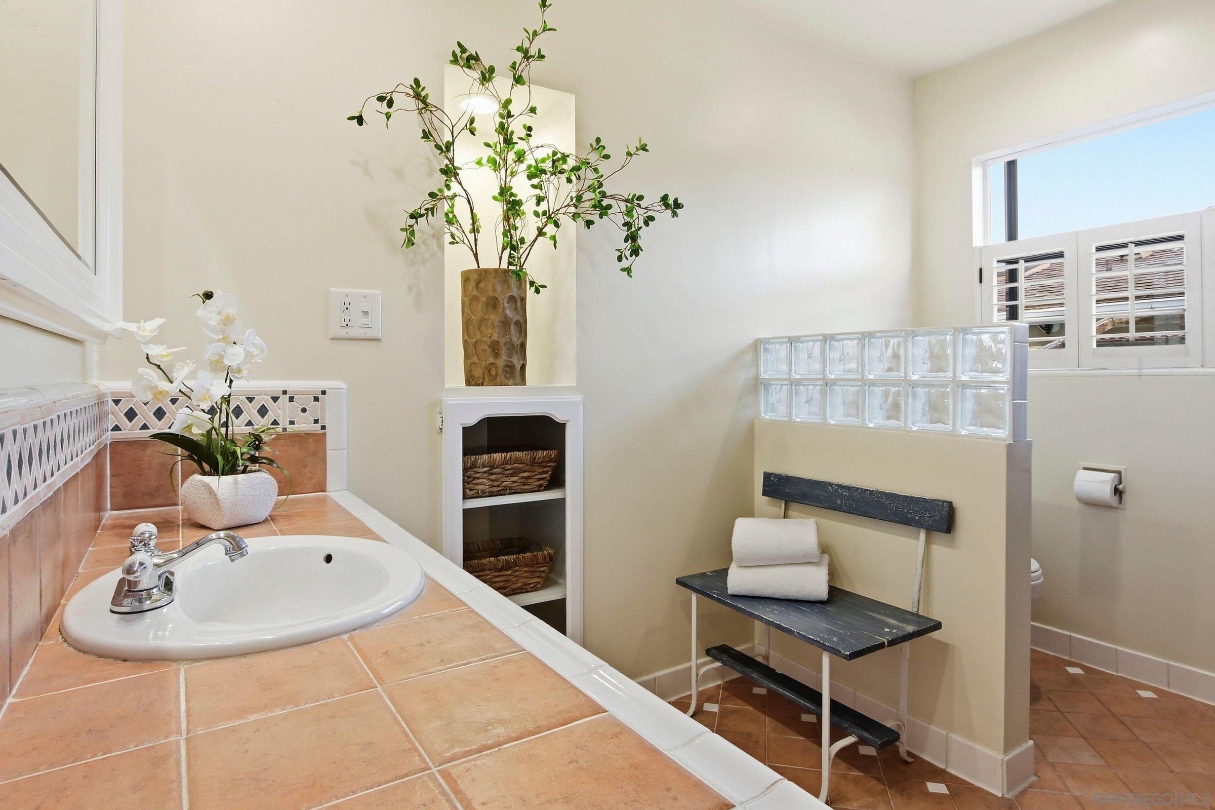 Detail Gallery Image 31 of 54 For 4528  Lucille Dr, San Diego,  CA 92115 - 4 Beds | 3 Baths