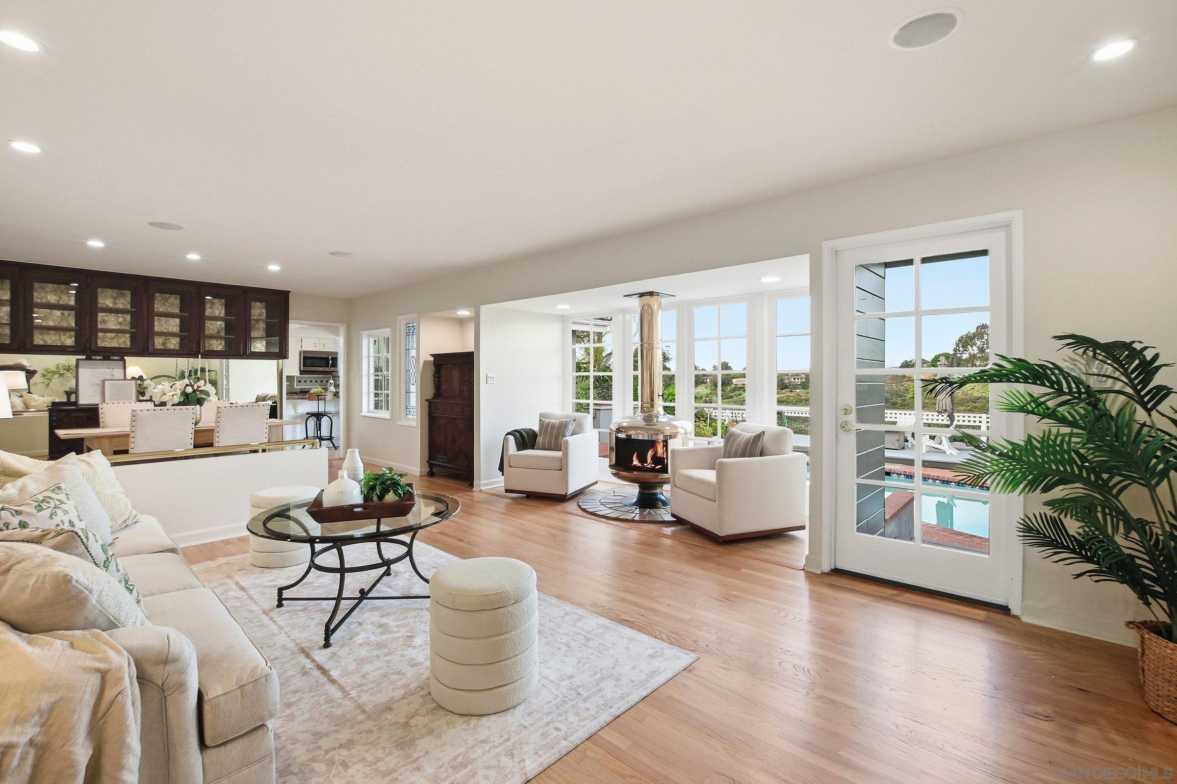 Detail Gallery Image 9 of 54 For 4528  Lucille Dr, San Diego,  CA 92115 - 4 Beds | 3 Baths