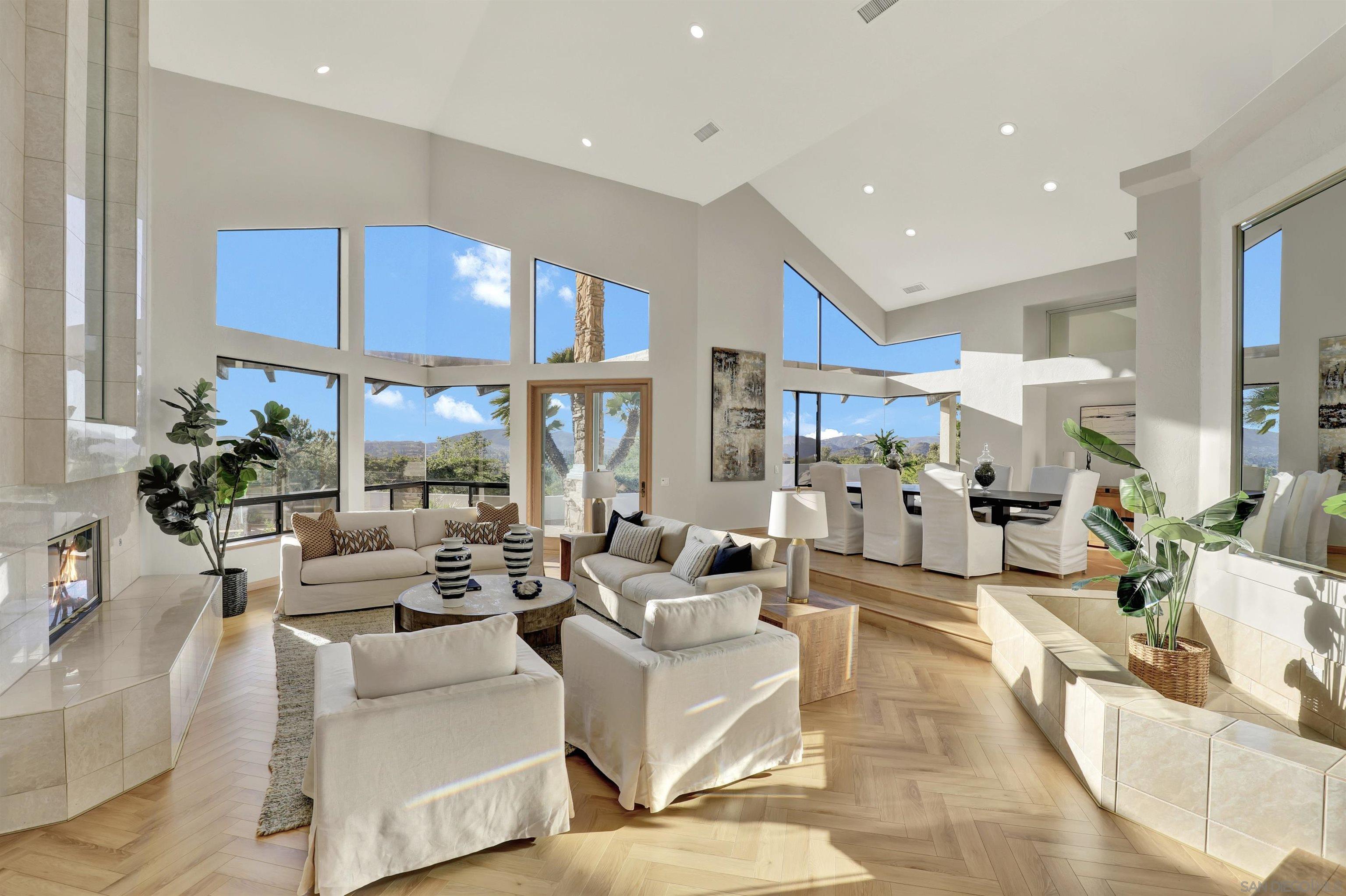 Detail Gallery Image 6 of 31 For 17801  Joyas Court, Poway,  CA 92064 - 5 Beds | 5/1 Baths