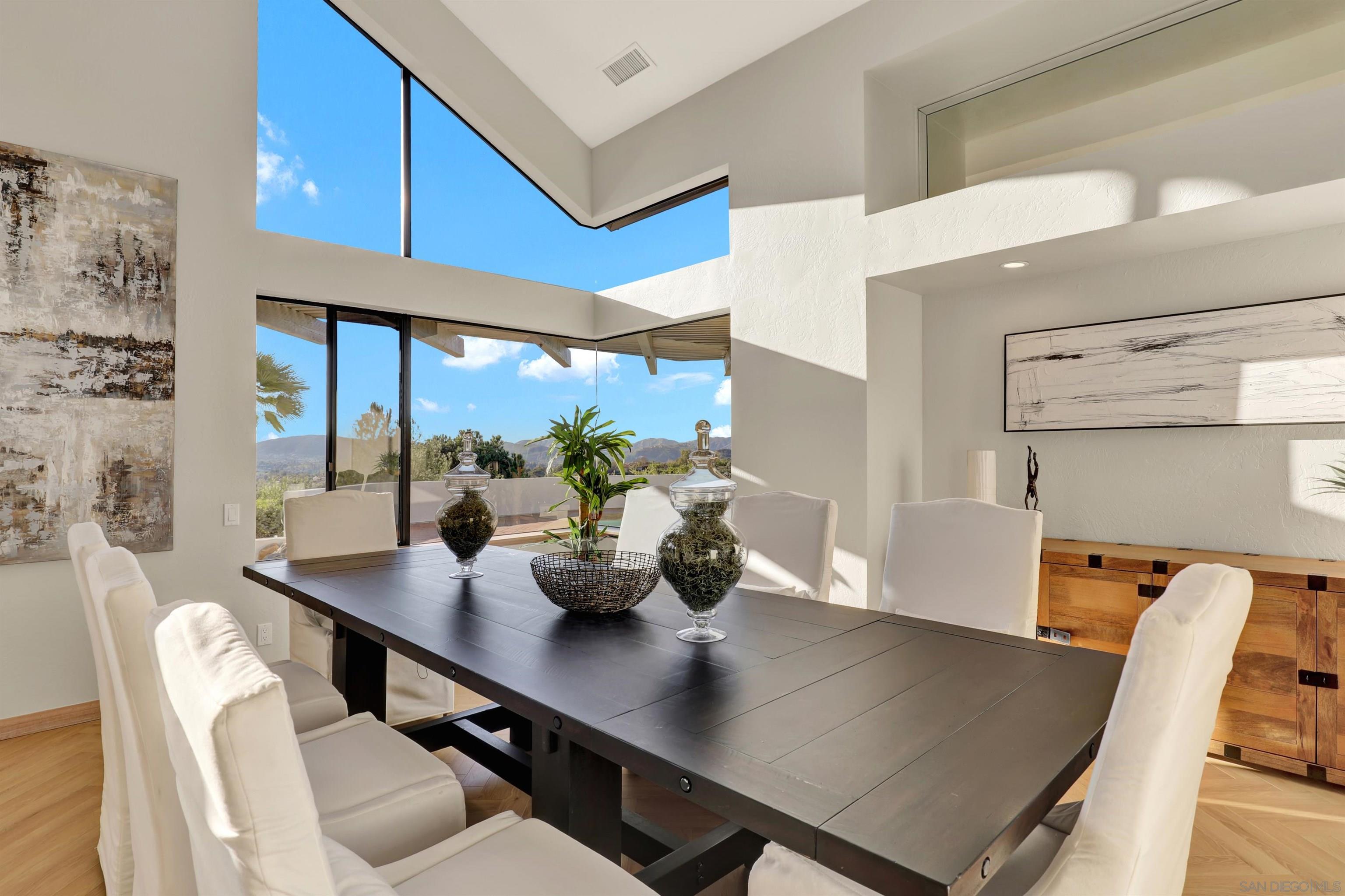 Detail Gallery Image 7 of 31 For 17801  Joyas Court, Poway,  CA 92064 - 5 Beds | 5/1 Baths