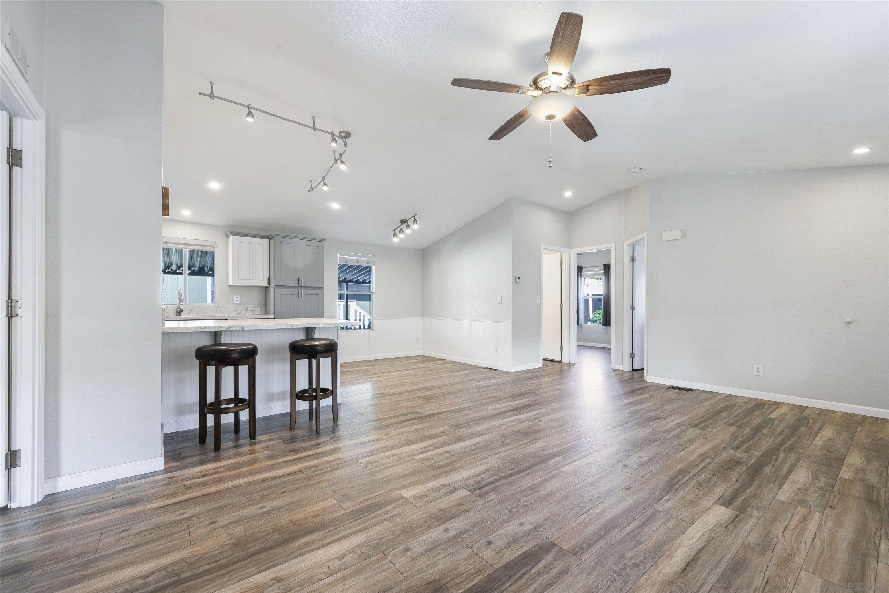 Detail Gallery Image 5 of 26 For 450 E Bradley Ave  Spc 69,  El Cajon,  CA 92021 - 3 Beds | 2 Baths