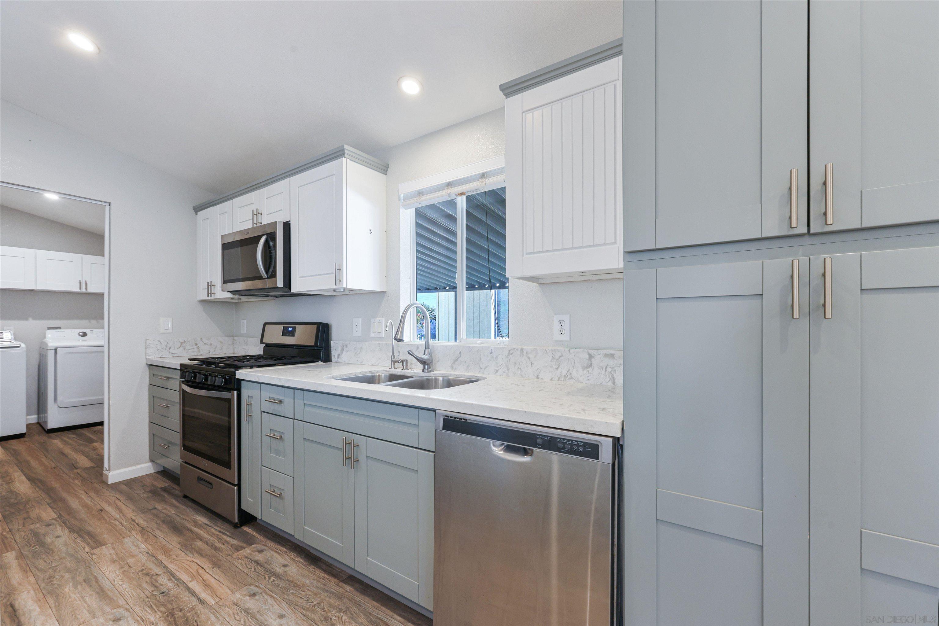 Detail Gallery Image 8 of 26 For 450 E Bradley Ave  Spc 69,  El Cajon,  CA 92021 - 3 Beds | 2 Baths