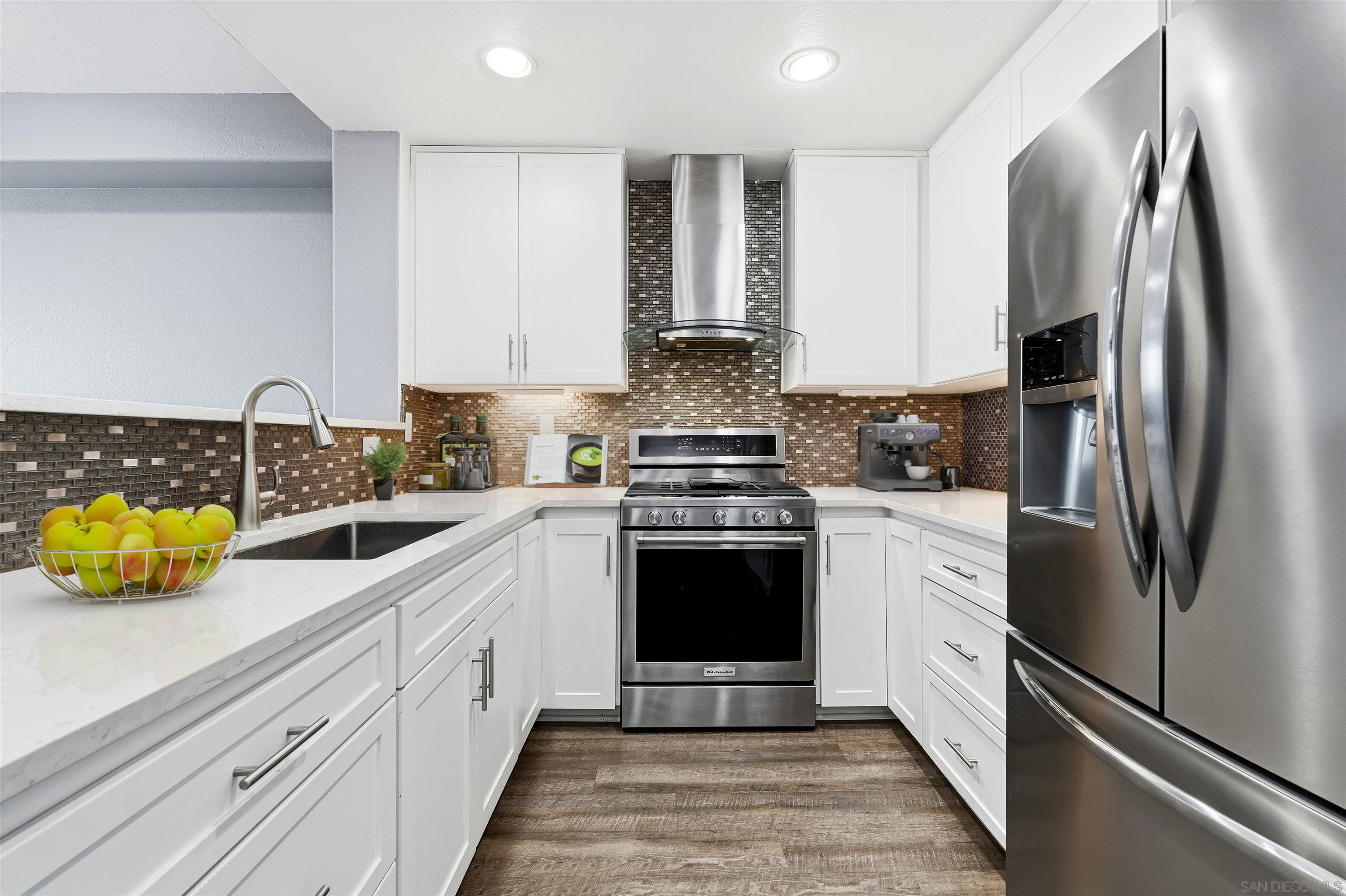 Detail Gallery Image 2 of 42 For 1760 E Palomar St  #313,  Chula Vista,  CA 91913 - 2 Beds | 2/1 Baths