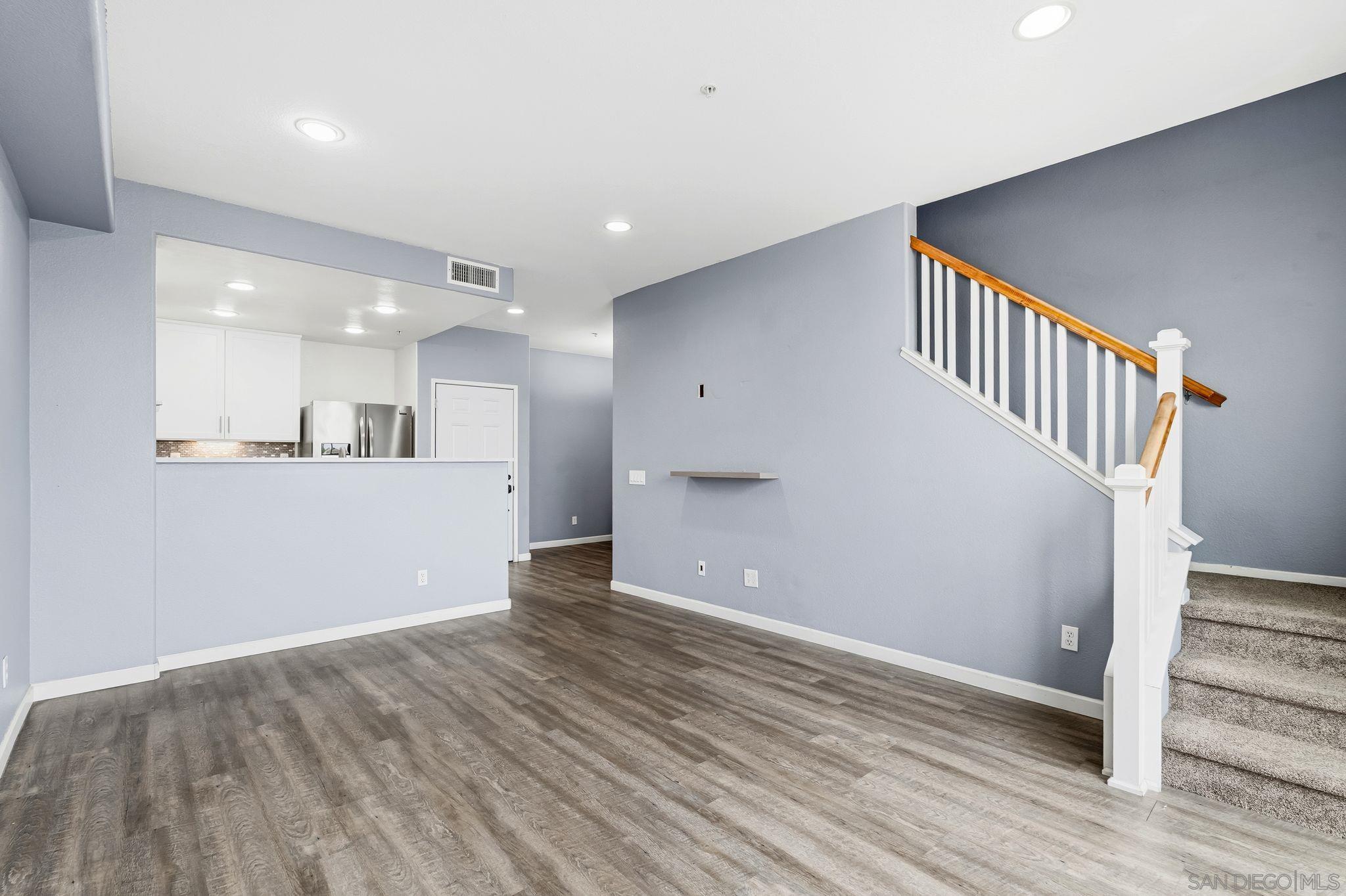 Detail Gallery Image 11 of 42 For 1760 E Palomar St  #313,  Chula Vista,  CA 91913 - 2 Beds | 2/1 Baths