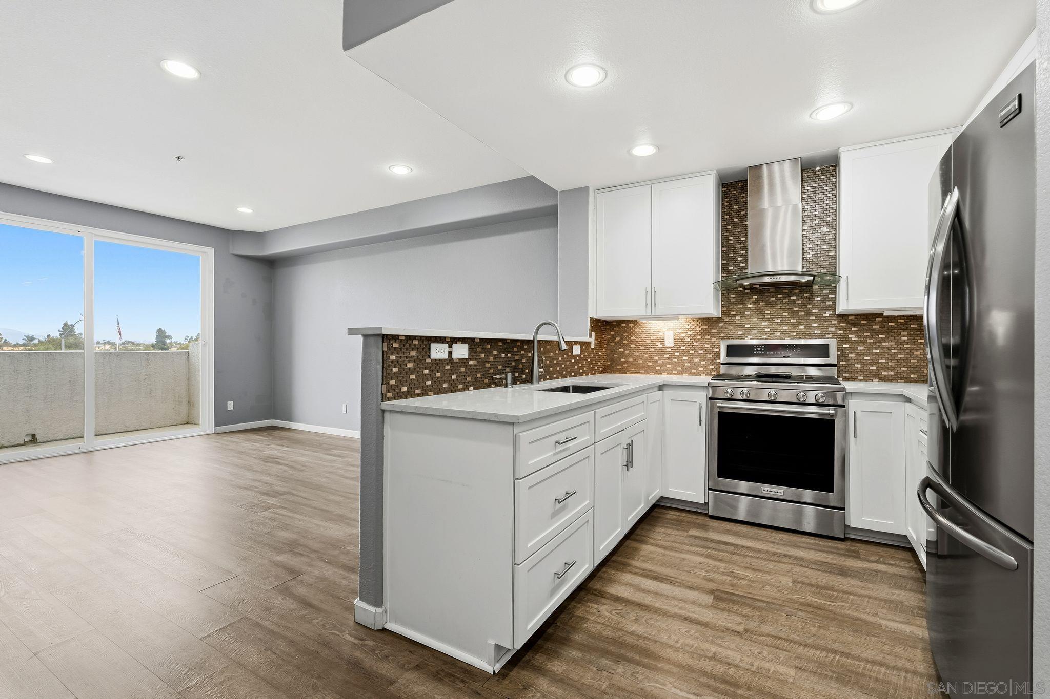 Detail Gallery Image 12 of 42 For 1760 E Palomar St  #313,  Chula Vista,  CA 91913 - 2 Beds | 2/1 Baths