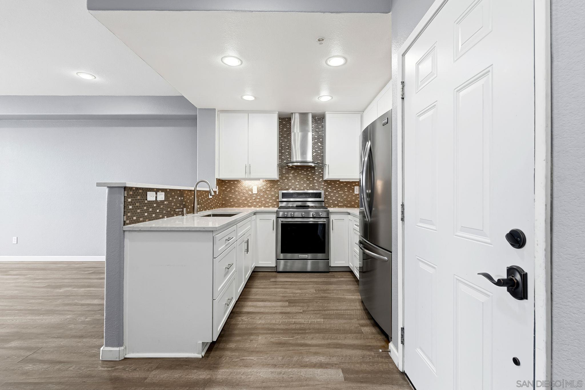 Detail Gallery Image 13 of 42 For 1760 E Palomar St  #313,  Chula Vista,  CA 91913 - 2 Beds | 2/1 Baths