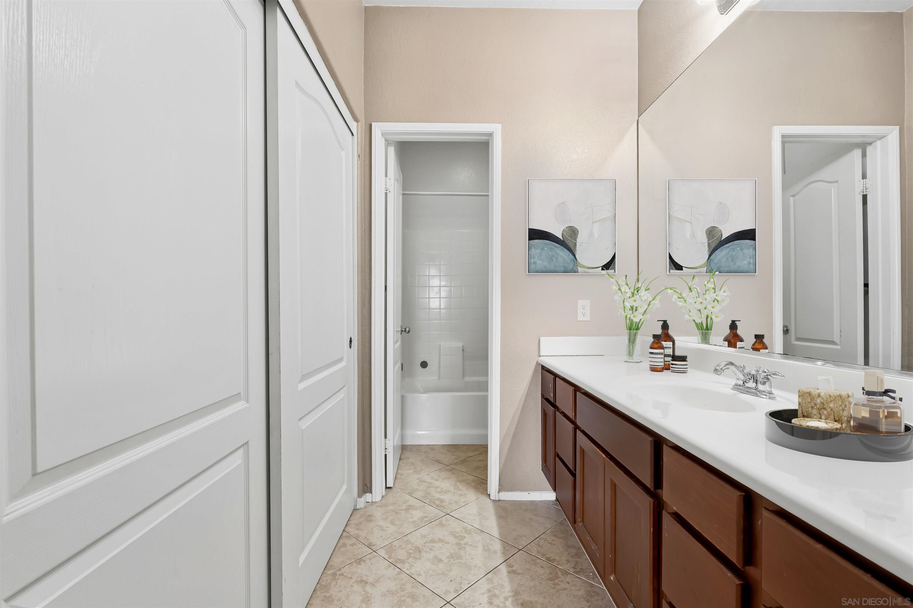 Detail Gallery Image 8 of 42 For 1760 E Palomar St  #313,  Chula Vista,  CA 91913 - 2 Beds | 2/1 Baths