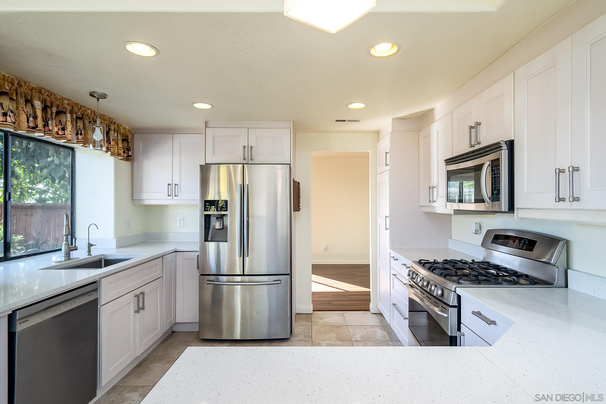 Detail Gallery Image 13 of 58 For 10137  Greenleaf Rd, Spring Valley,  CA 91977 - 4 Beds | 2/1 Baths