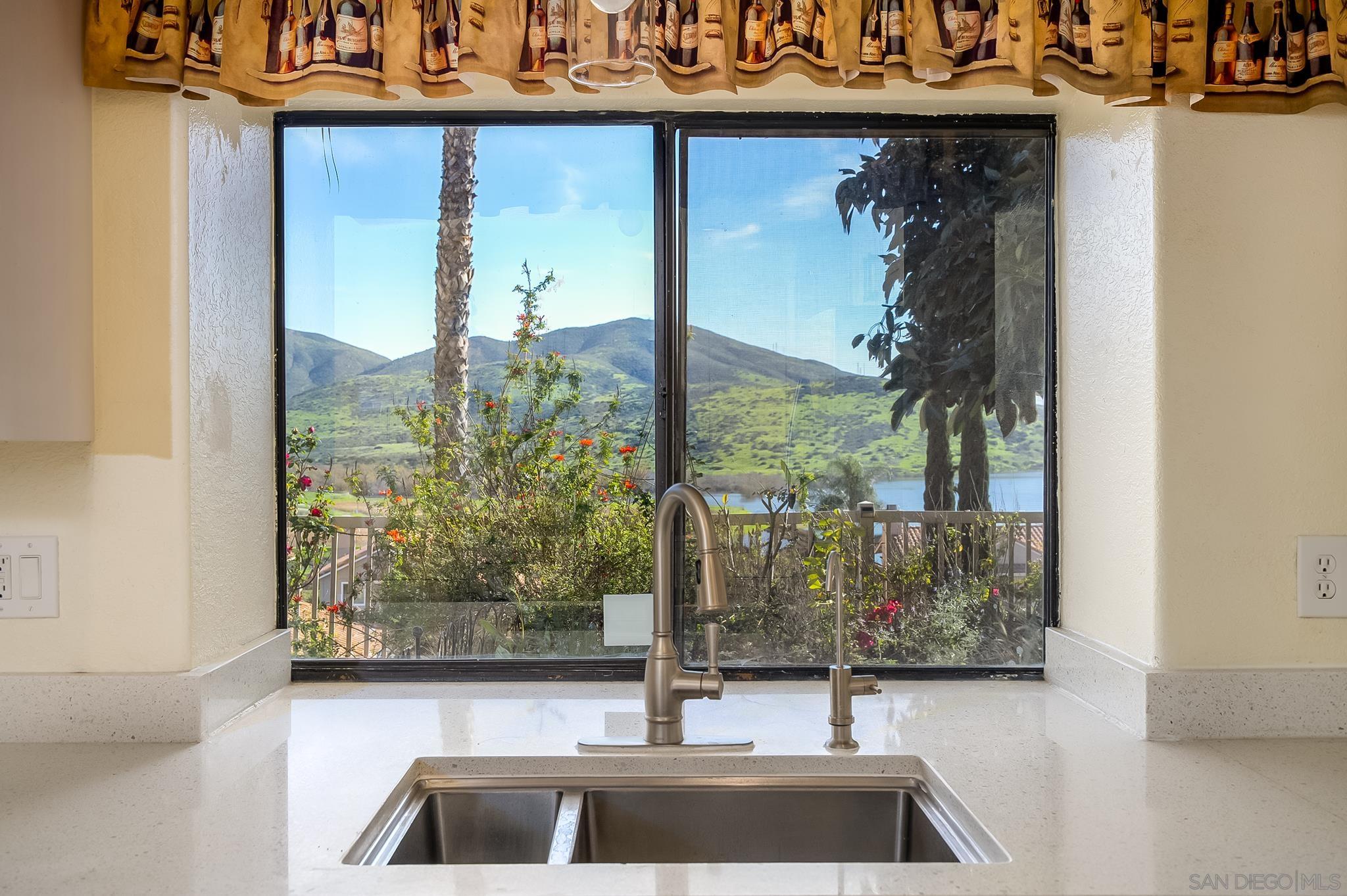 Detail Gallery Image 14 of 58 For 10137  Greenleaf Rd, Spring Valley,  CA 91977 - 4 Beds | 2/1 Baths