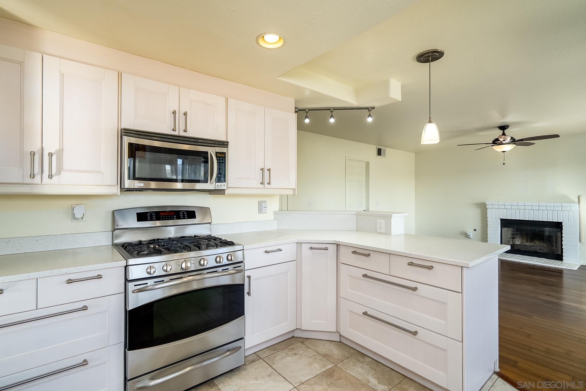 Detail Gallery Image 15 of 58 For 10137  Greenleaf Rd, Spring Valley,  CA 91977 - 4 Beds | 2/1 Baths