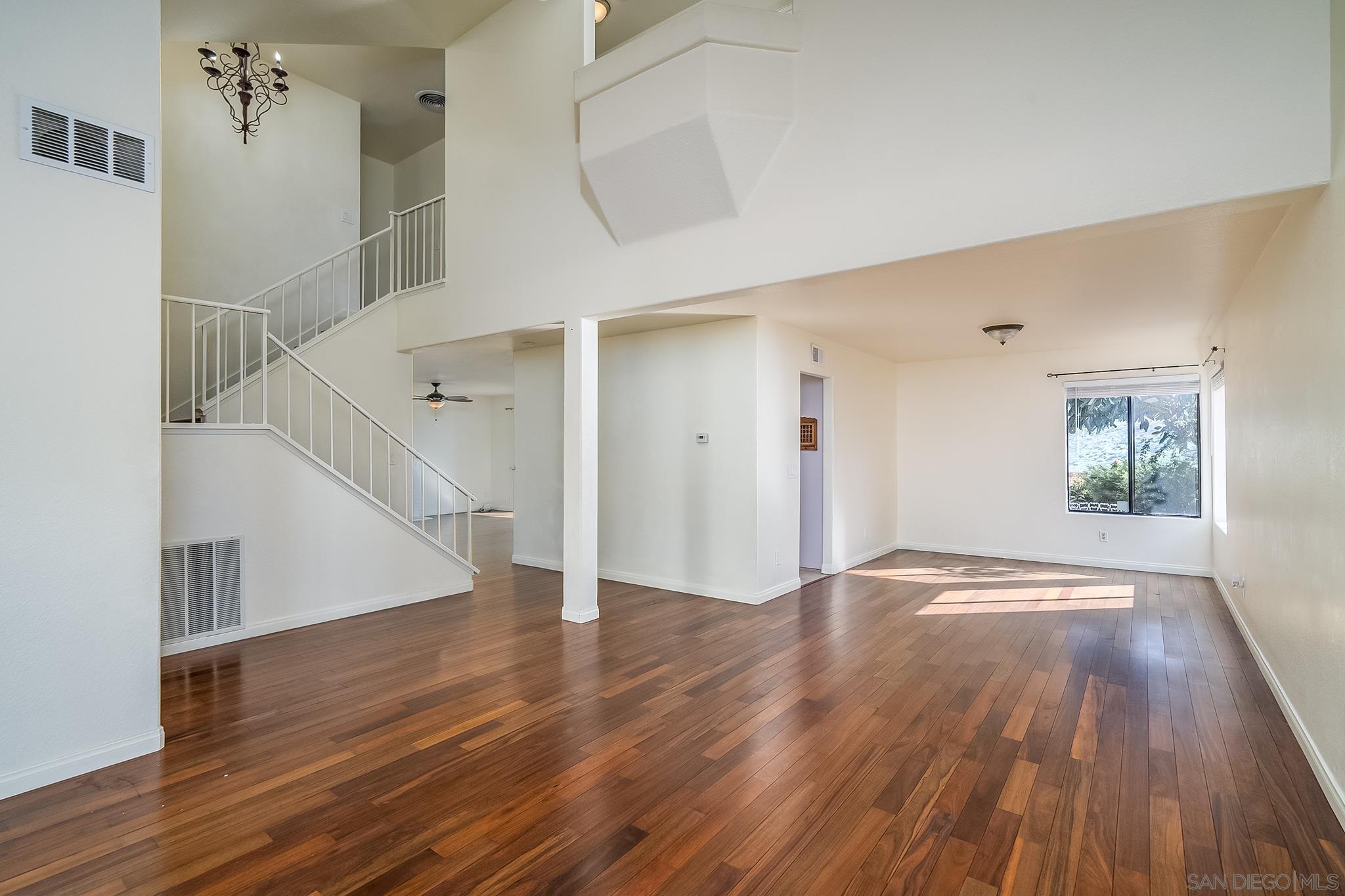 Detail Gallery Image 6 of 58 For 10137  Greenleaf Rd, Spring Valley,  CA 91977 - 4 Beds | 2/1 Baths