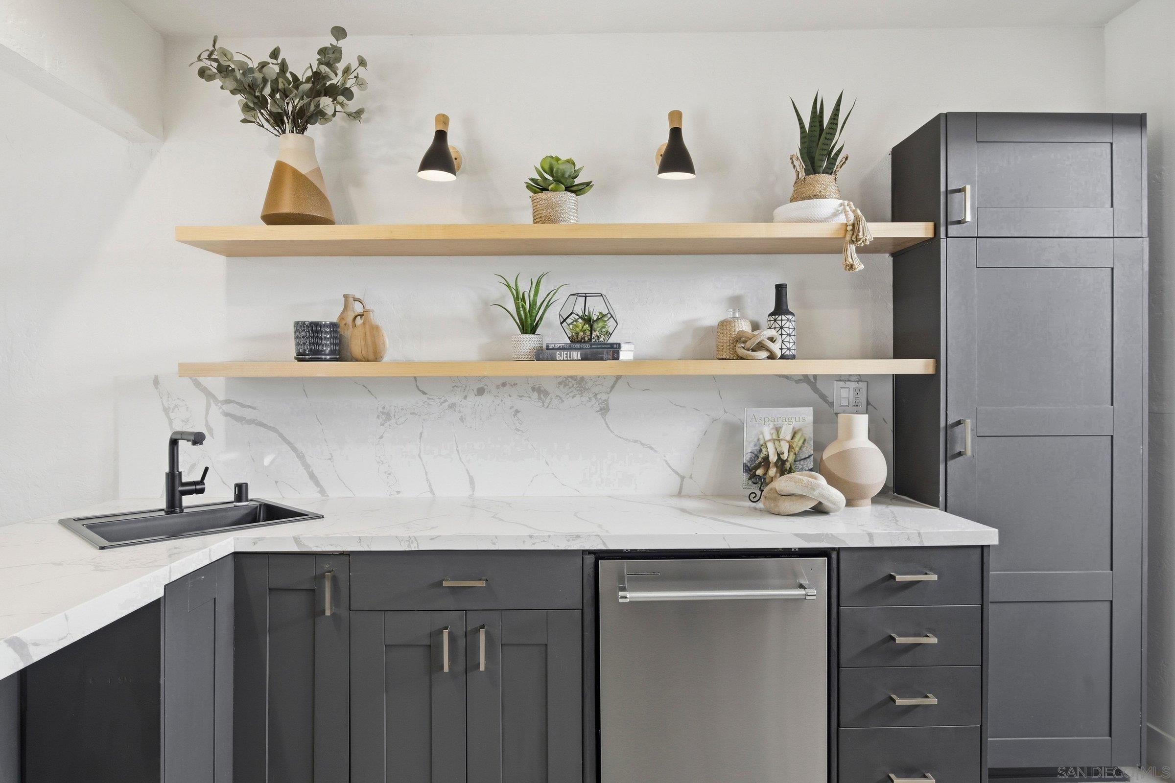 Detail Gallery Image 16 of 37 For 2836  Lincoln Avenue, San Diego,  CA 92104 - 3 Beds | 2 Baths