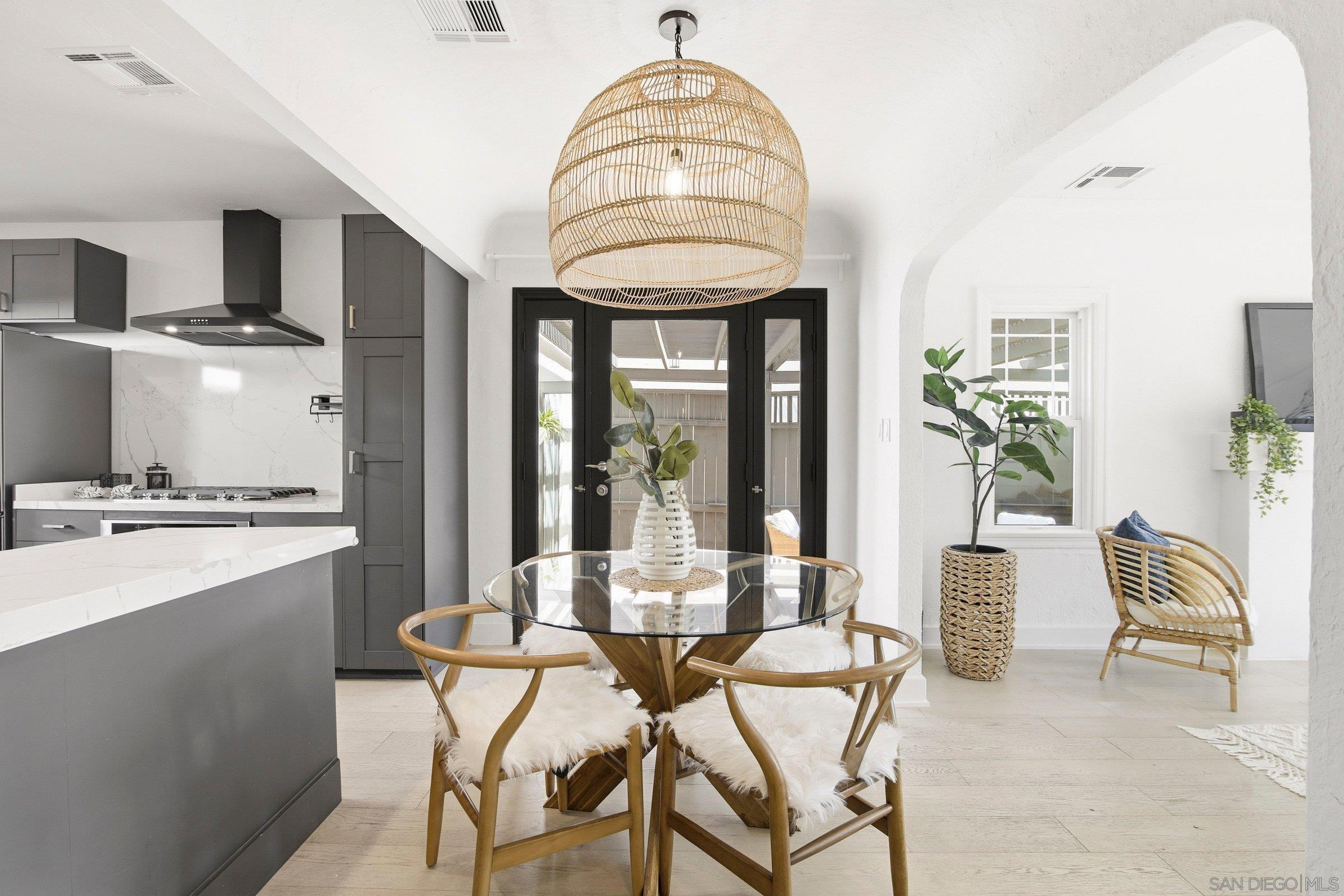 Detail Gallery Image 10 of 37 For 2836  Lincoln Avenue, San Diego,  CA 92104 - 3 Beds | 2 Baths