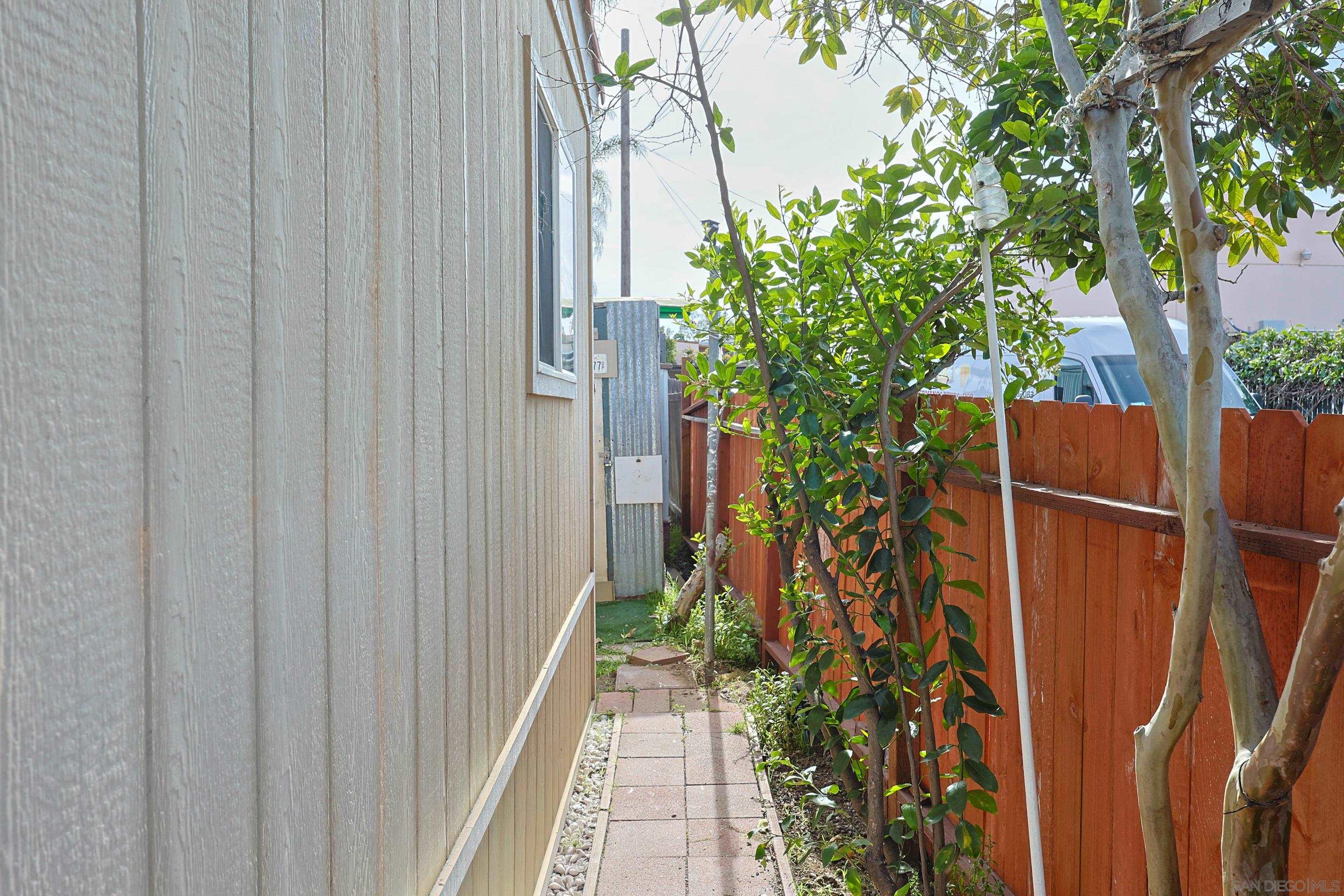 Detail Gallery Image 36 of 45 For 200  Olive Ave  #101,  Vista,  CA 92083 - 5 Beds | 2 Baths