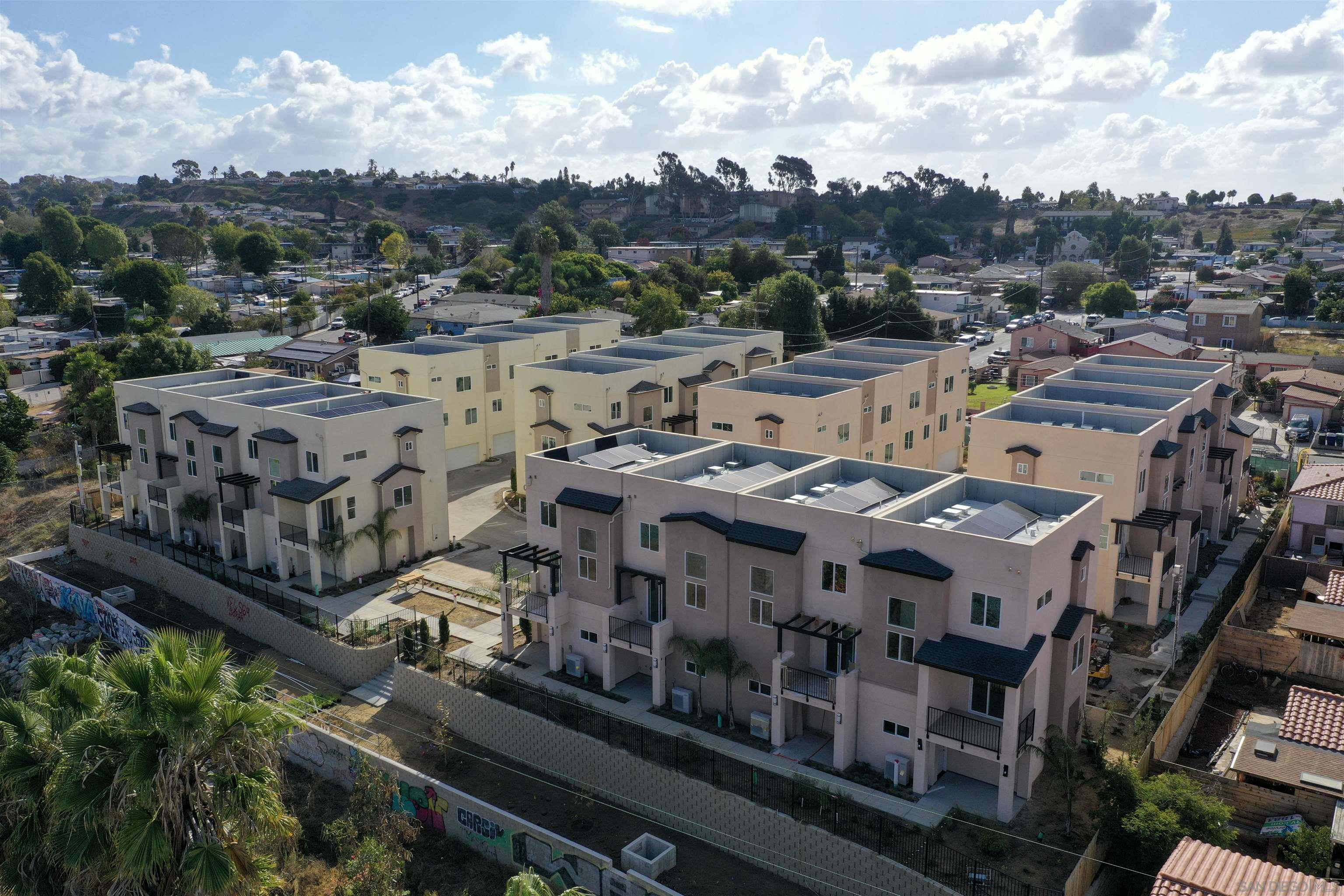 Detail Gallery Image 22 of 22 For 463  Creekside Circle, San Diego,  CA 92114 - 3 Beds | 3 Baths