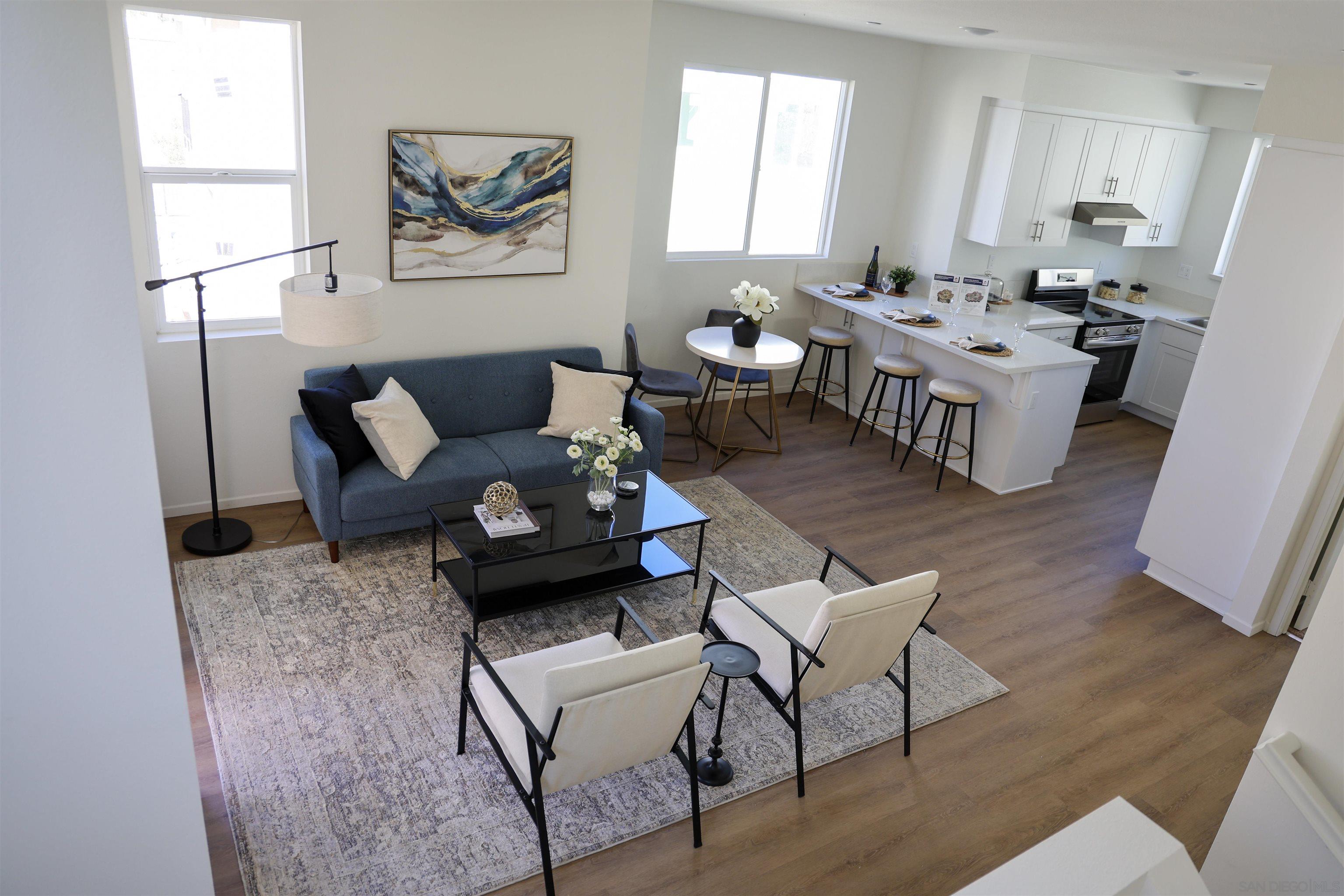 Detail Gallery Image 6 of 22 For 463  Creekside Circle, San Diego,  CA 92114 - 3 Beds | 3 Baths