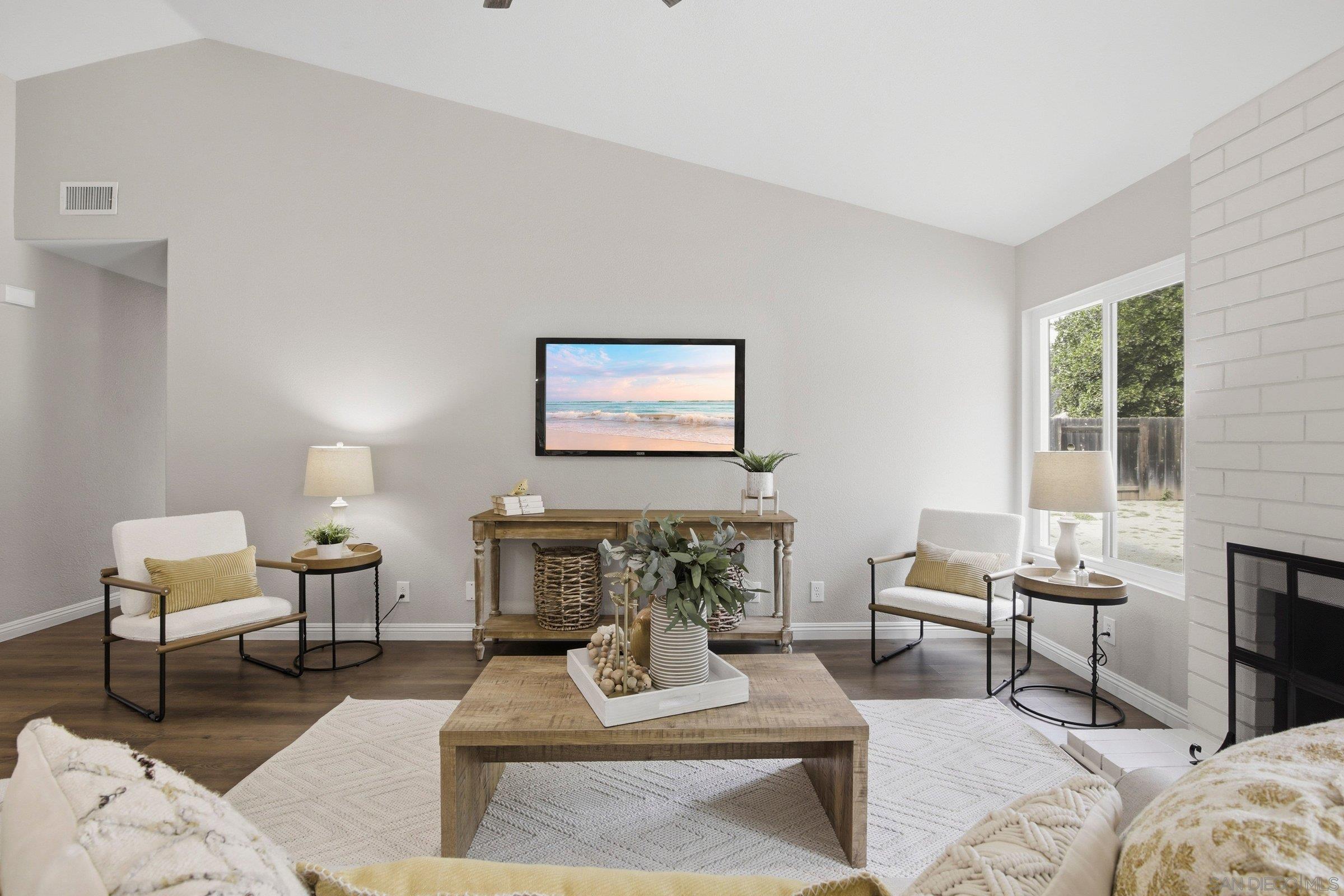 Detail Gallery Image 3 of 44 For 13856  Jack Oak Ln, Lakeside,  CA 92040 - 3 Beds | 2 Baths