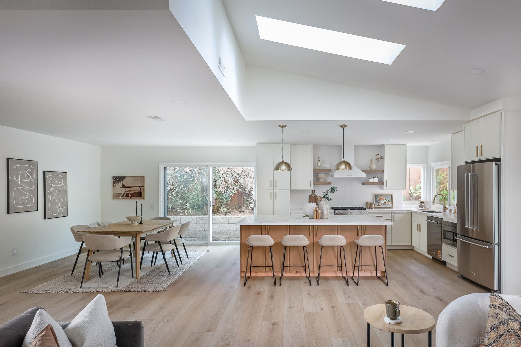 Front Image Thumbnail for SD260002109