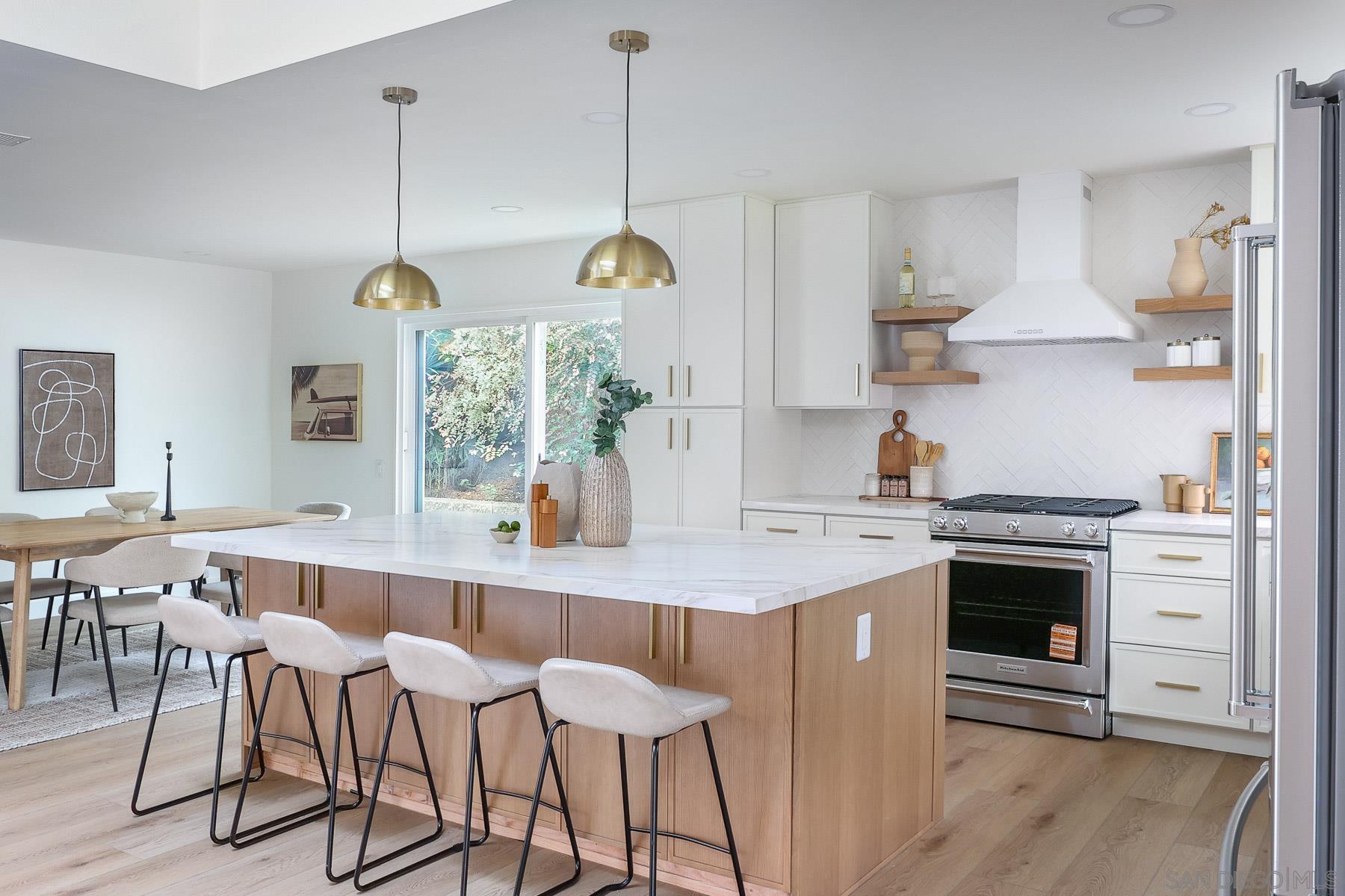 Detail Gallery Image 12 of 30 For 1028  Daisy Ave, Carlsbad,  CA 92011 - 3 Beds | 2 Baths