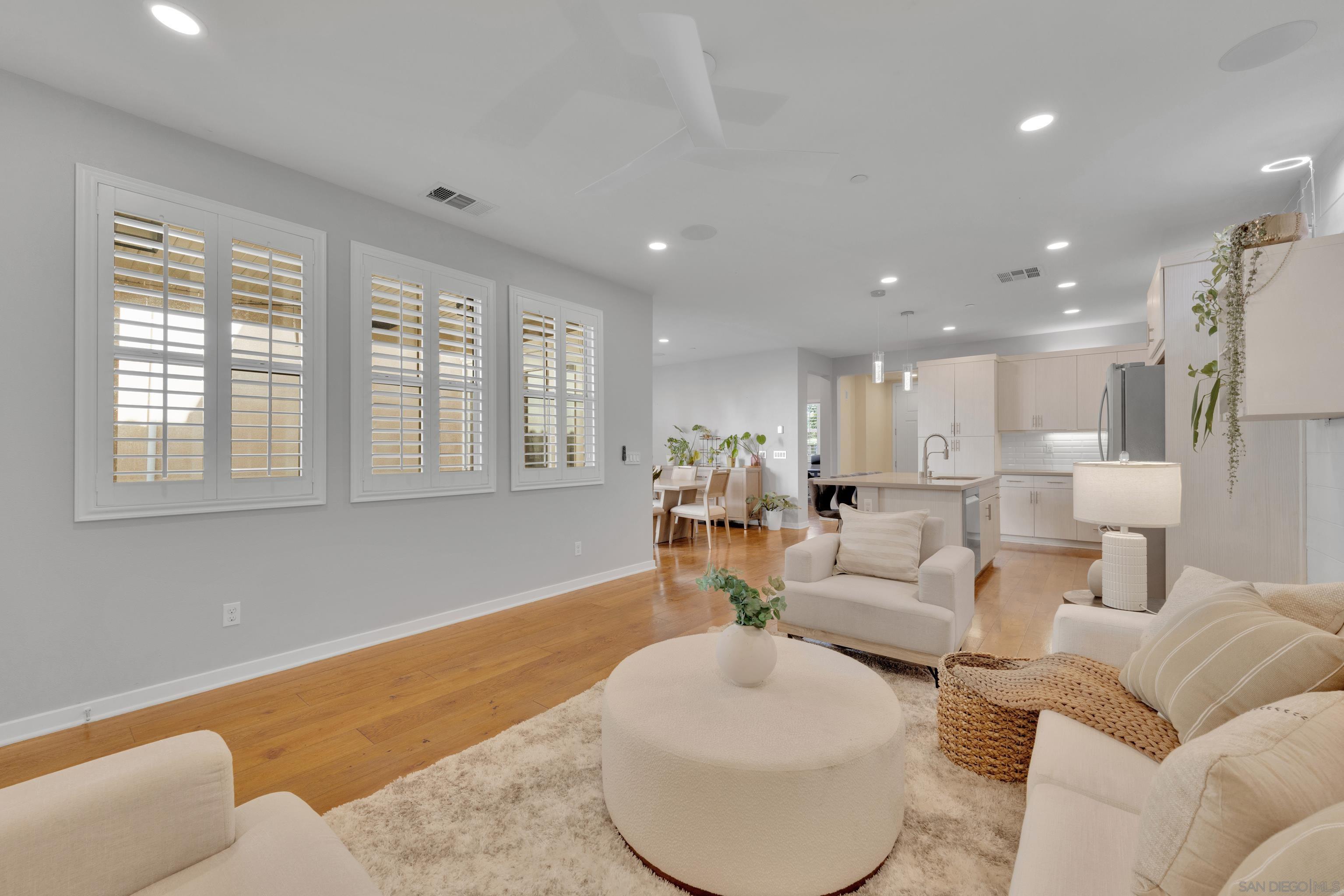 Detail Gallery Image 12 of 71 For 955  Camino Aldea, Chula Vista,  CA 91913 - 4 Beds | 3 Baths