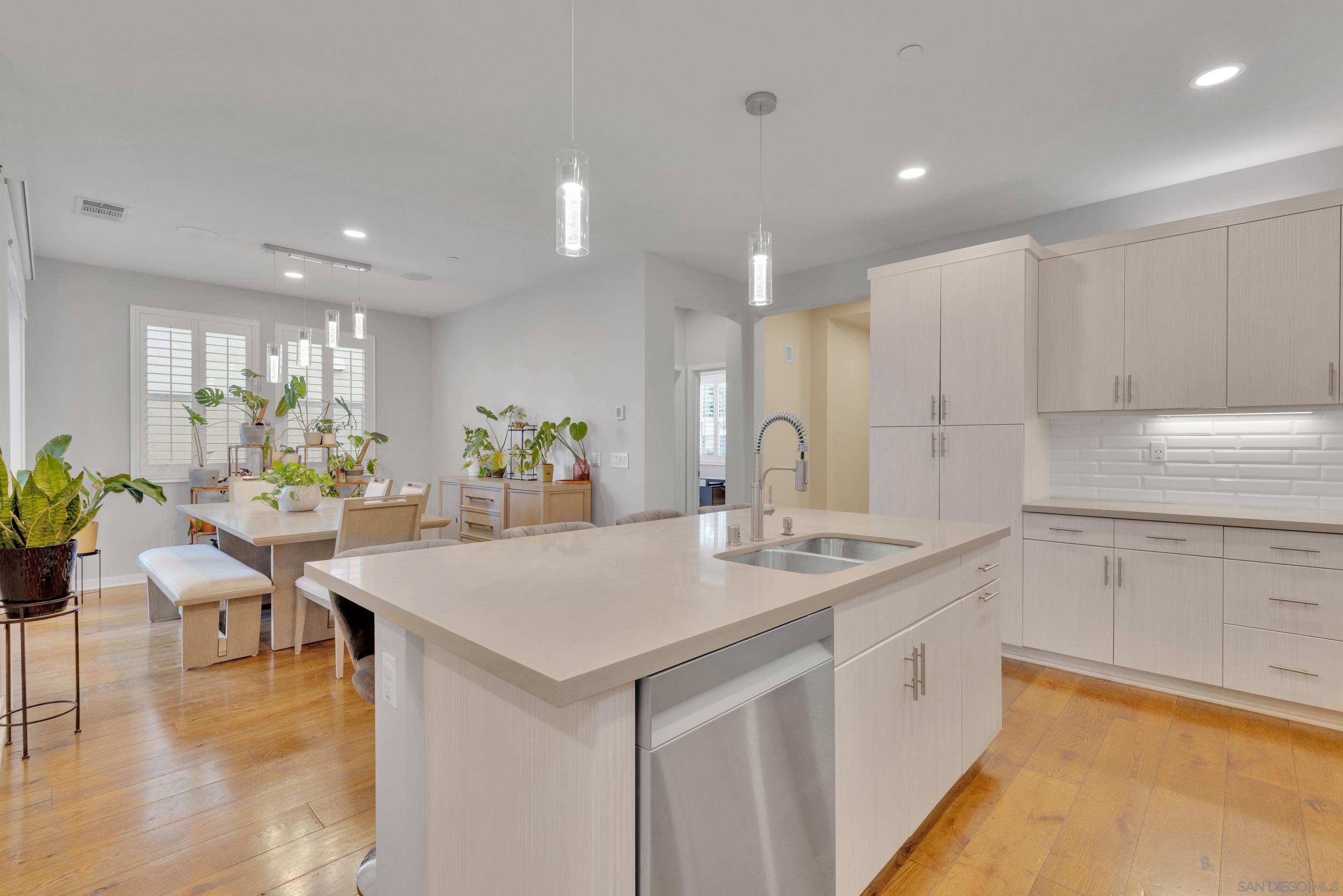 Detail Gallery Image 13 of 71 For 955  Camino Aldea, Chula Vista,  CA 91913 - 4 Beds | 3 Baths