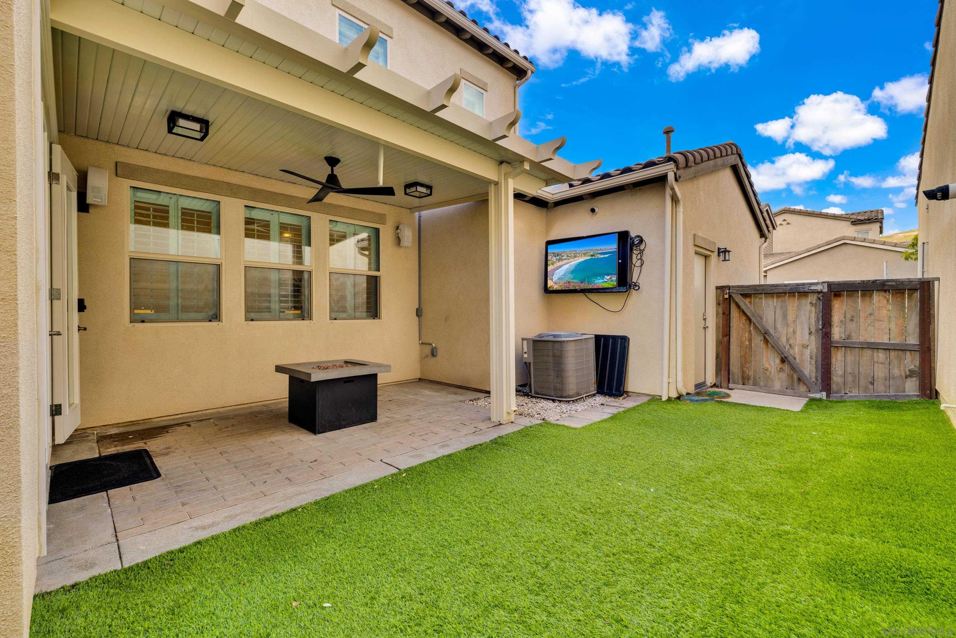 Detail Gallery Image 17 of 71 For 955  Camino Aldea, Chula Vista,  CA 91913 - 4 Beds | 3 Baths