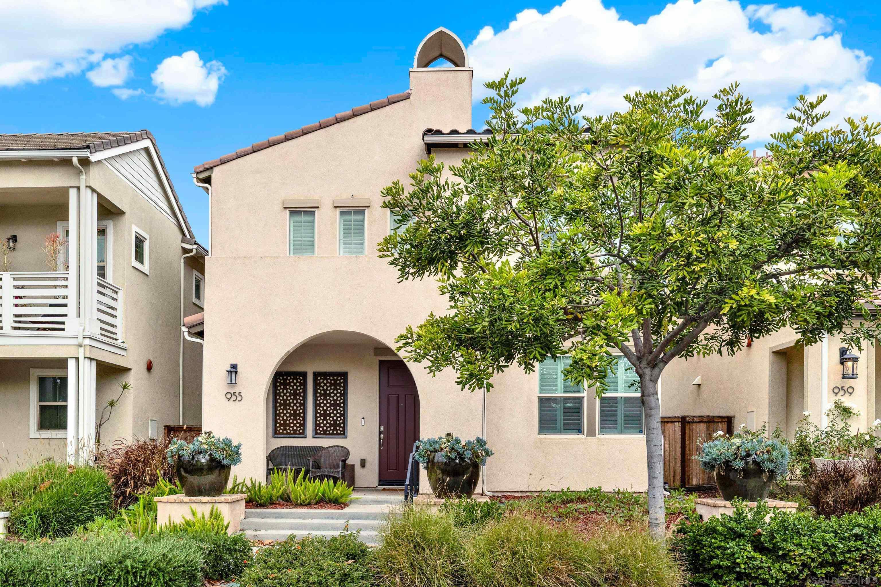 Detail Gallery Image 3 of 71 For 955  Camino Aldea, Chula Vista,  CA 91913 - 4 Beds | 3 Baths