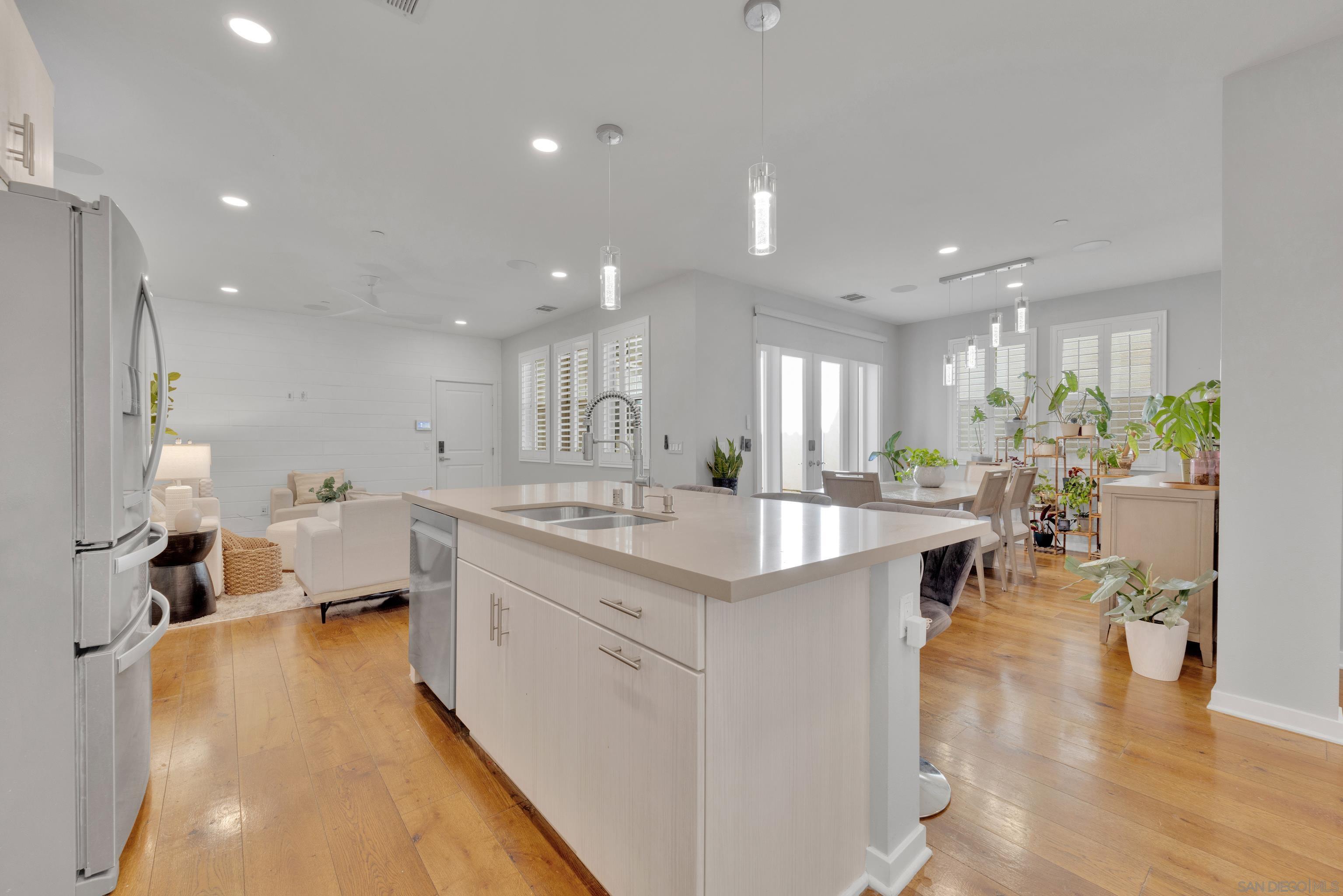 Detail Gallery Image 5 of 71 For 955  Camino Aldea, Chula Vista,  CA 91913 - 4 Beds | 3 Baths