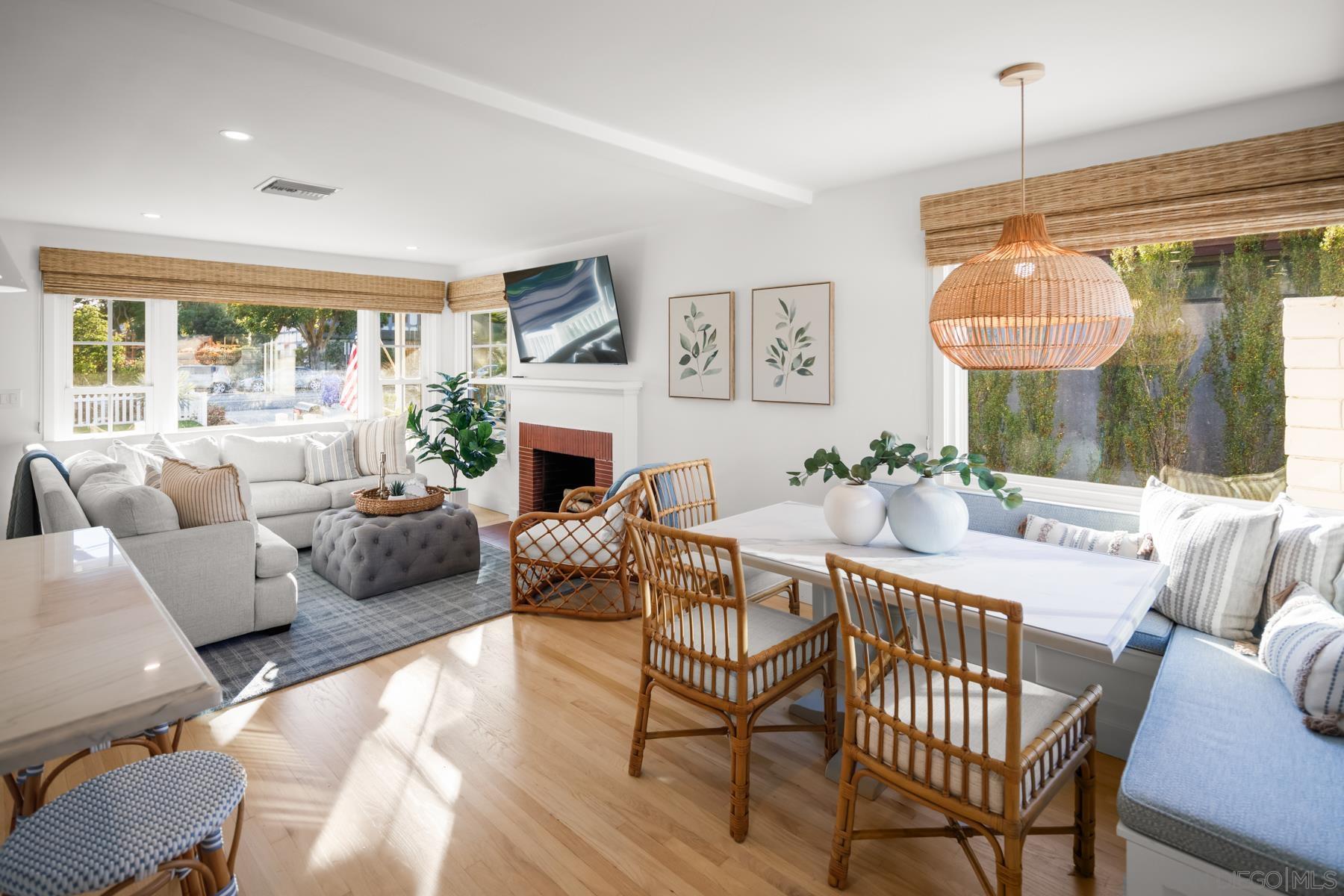 Detail Gallery Image 10 of 37 For 909  1st St, Coronado,  CA 92118 - 2 Beds | 2 Baths