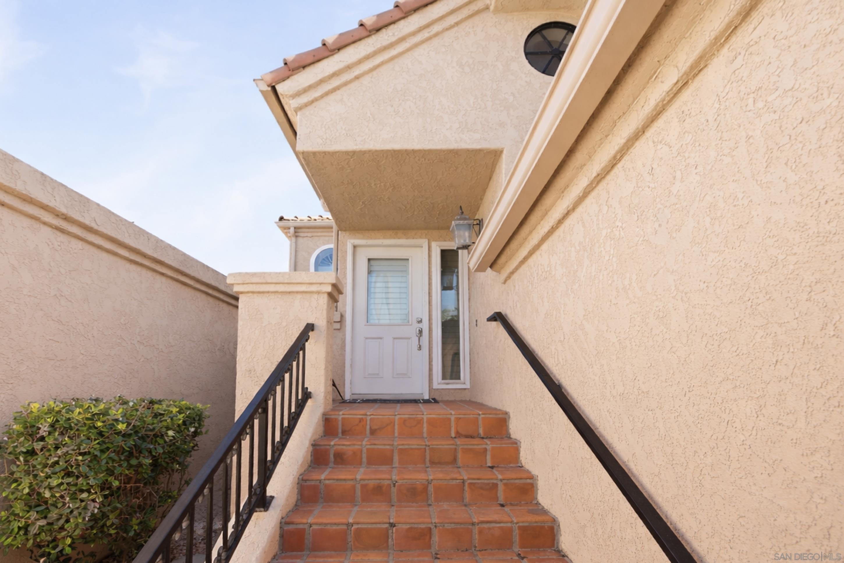 Detail Gallery Image 4 of 41 For 5  Bridgetown Bend, Coronado,  CA 92118 - 3 Beds | 3 Baths