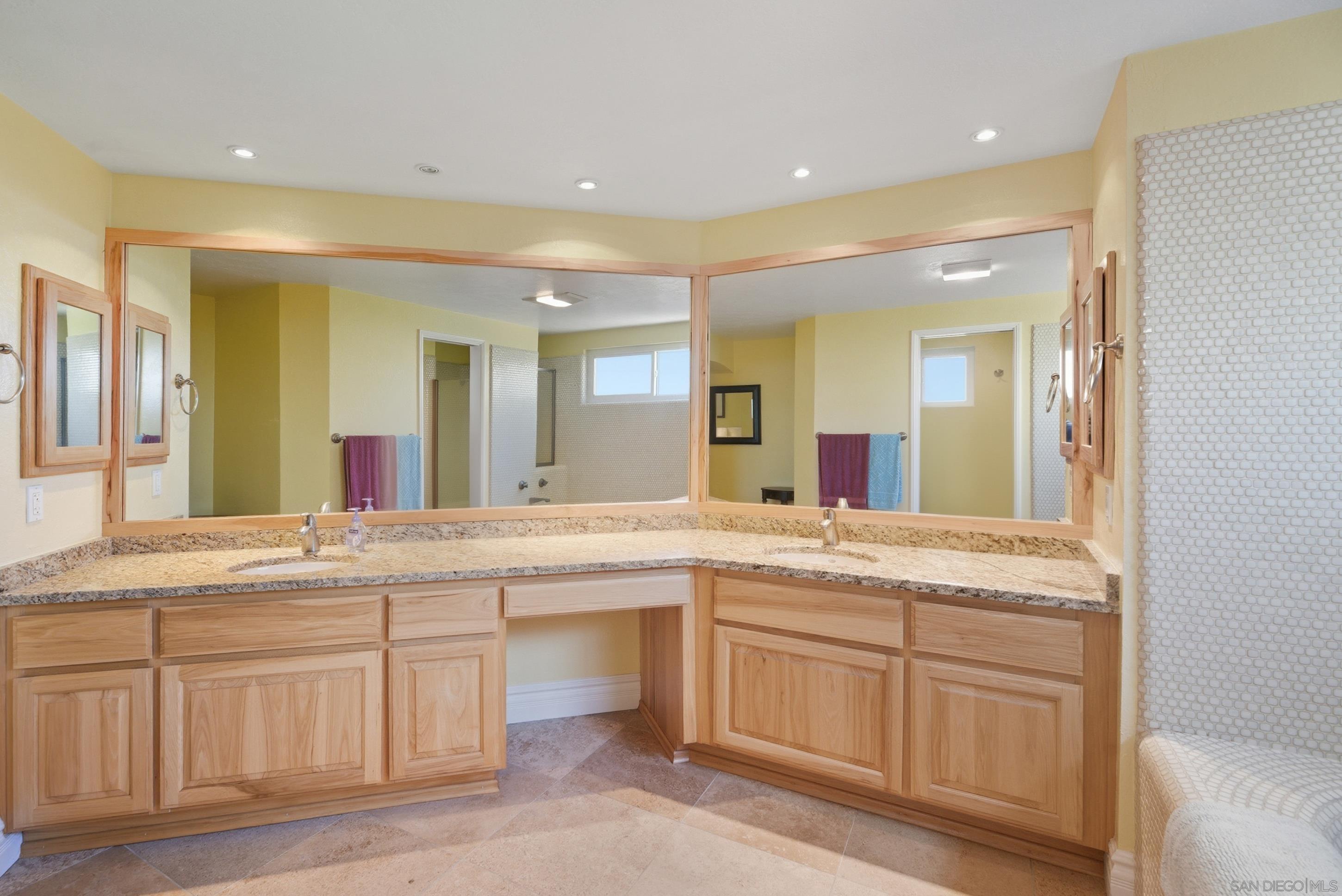 Detail Gallery Image 33 of 41 For 5  Bridgetown Bend, Coronado,  CA 92118 - 3 Beds | 3 Baths