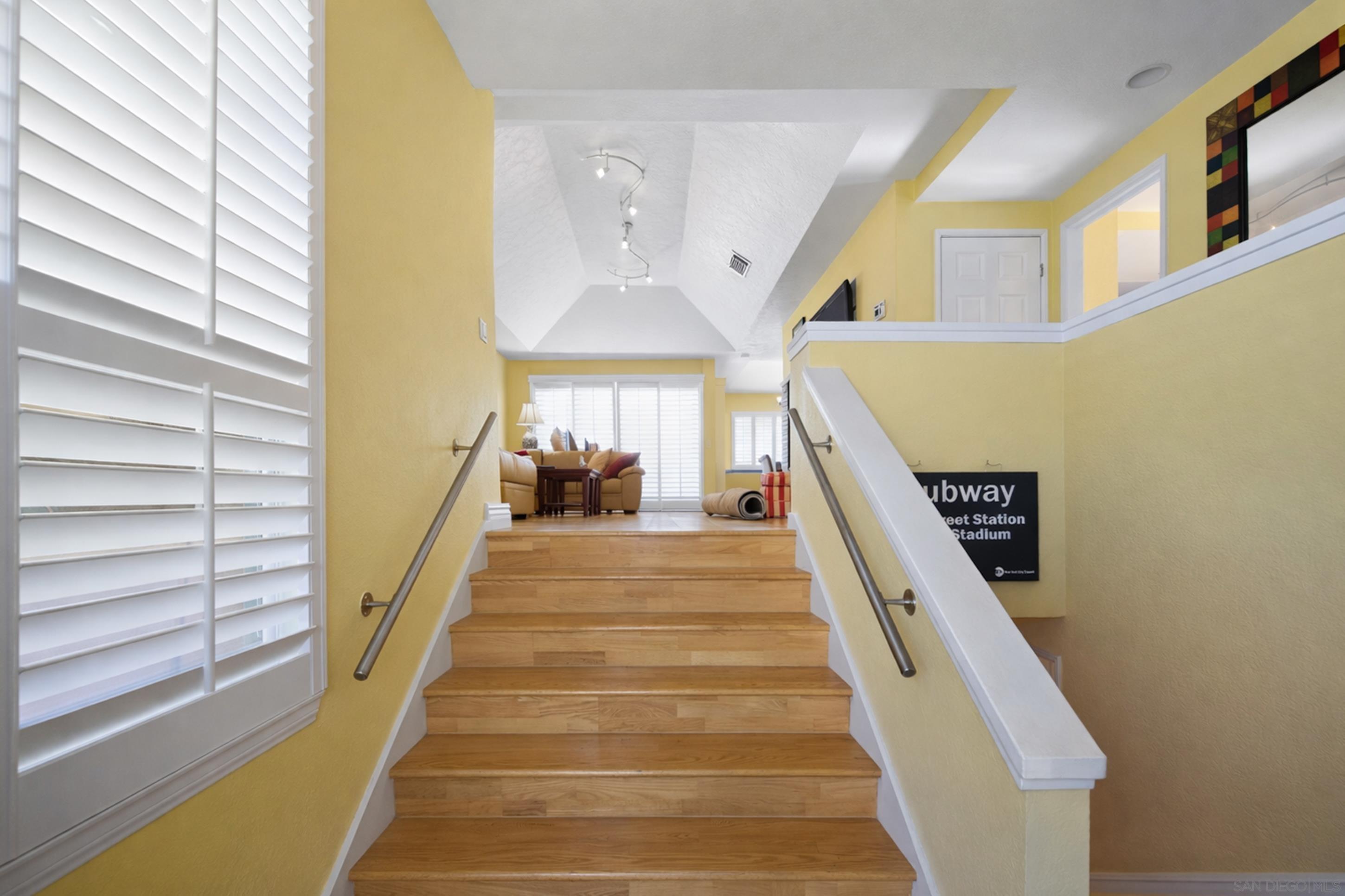 Detail Gallery Image 5 of 41 For 5  Bridgetown Bend, Coronado,  CA 92118 - 3 Beds | 3 Baths