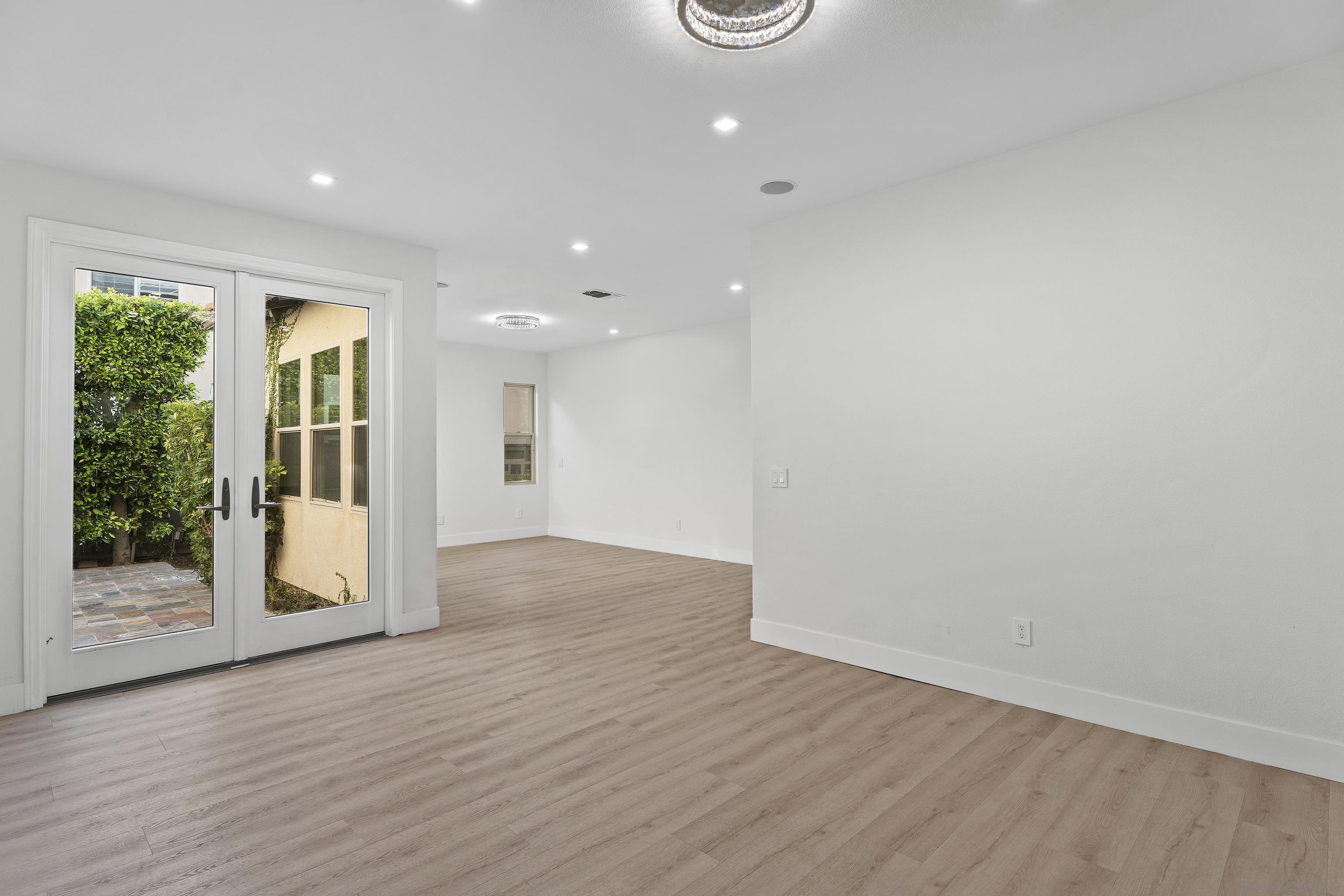 Detail Gallery Image 12 of 37 For 1611  Hikers Trail Dr, Chula Vista,  CA 91915 - 6 Beds | 4 Baths