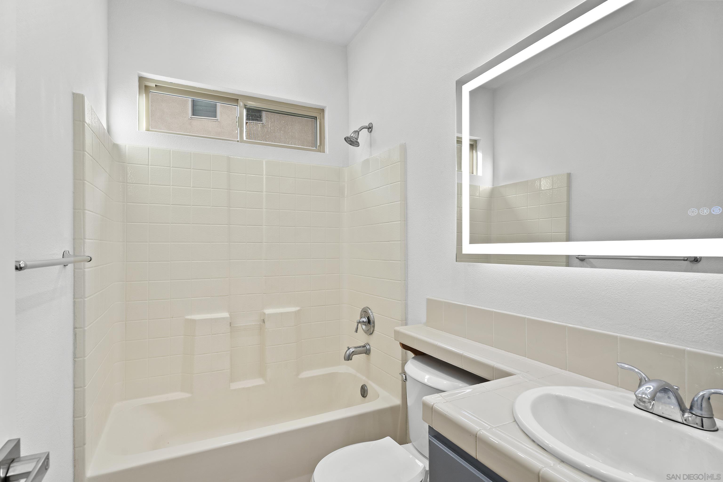 Detail Gallery Image 15 of 37 For 1611  Hikers Trail Dr, Chula Vista,  CA 91915 - 6 Beds | 4 Baths